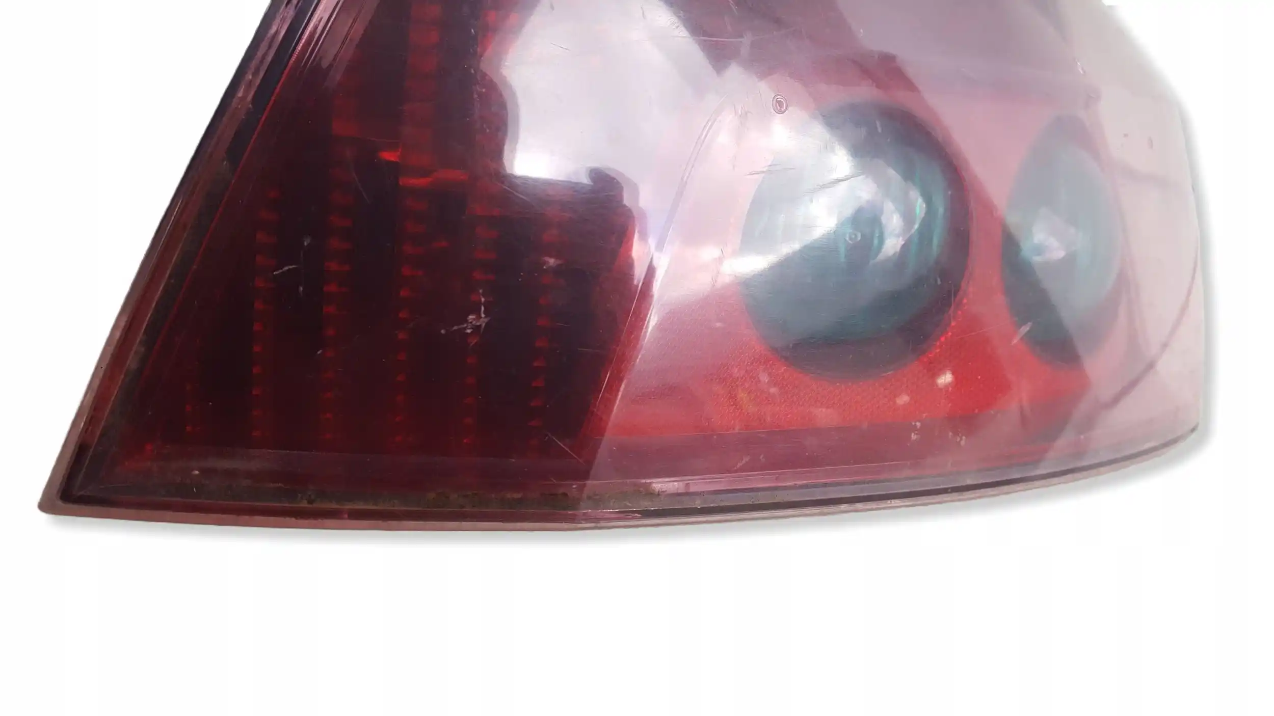 LAMPA PRAWY TYŁ TYLNA PEUGEOT 407 SEDAN 04-08