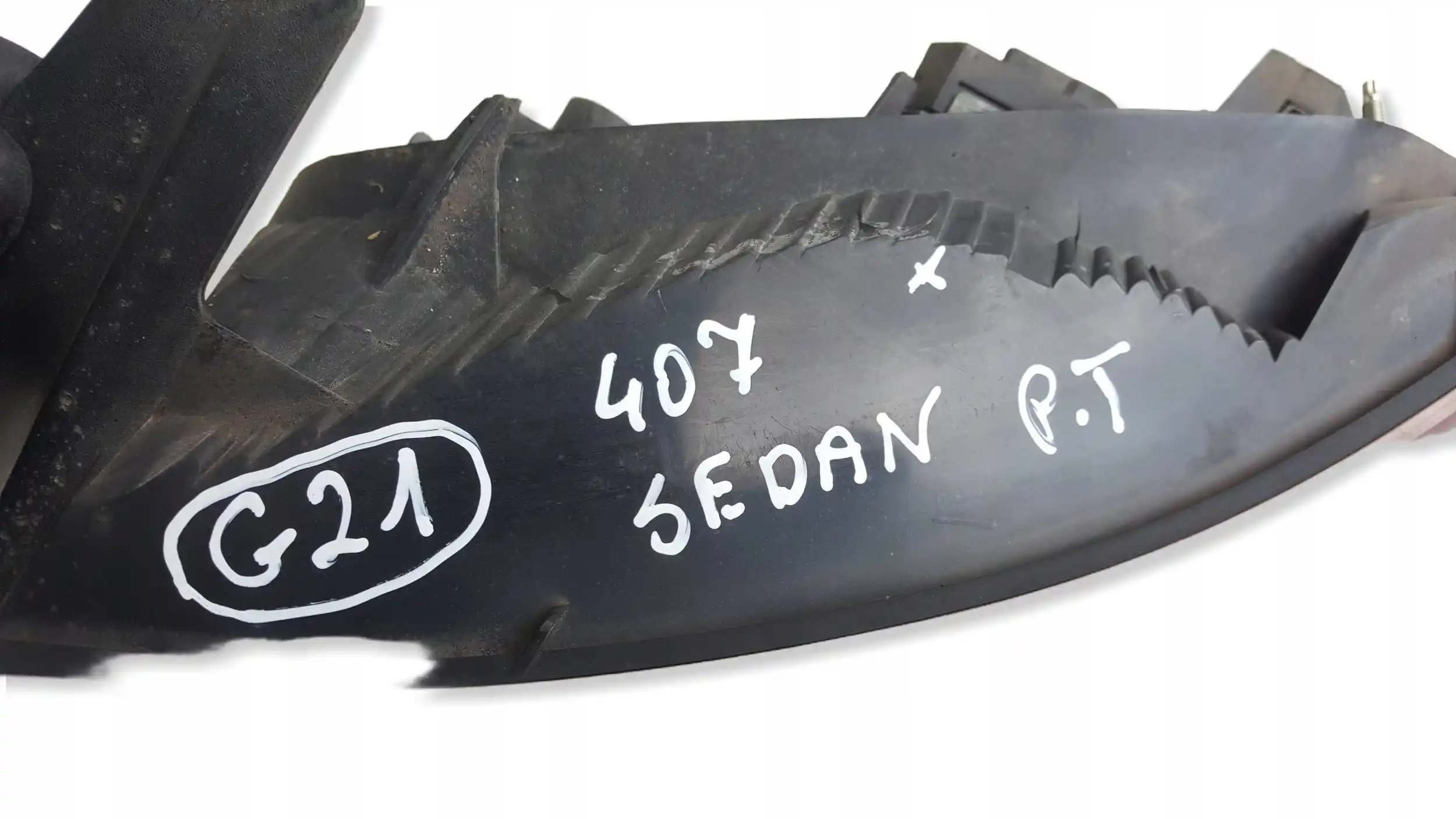 LAMPA PRAWY TYŁ TYLNA PEUGEOT 407 SEDAN 04-08