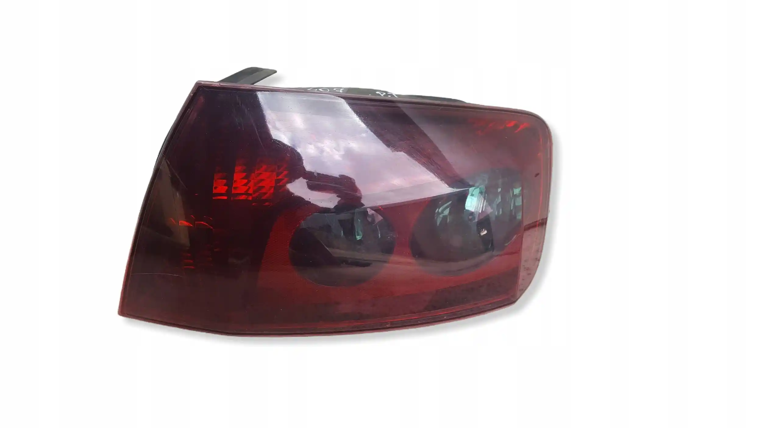 LAMPA PRAWY TYŁ TYLNA PEUGEOT 407 SEDAN 04-08