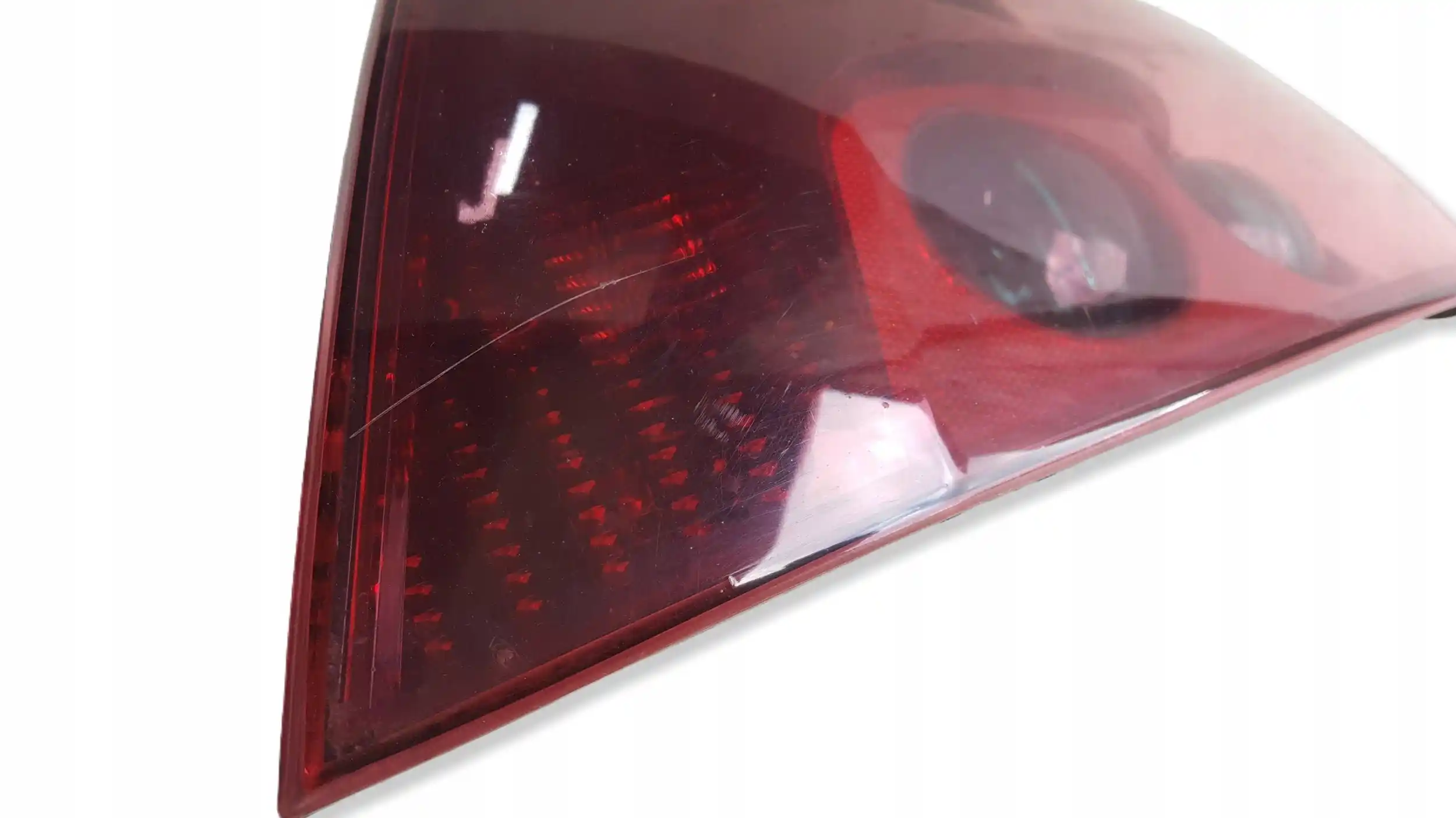 LAMPA PRAWY TYŁ TYLNA PEUGEOT 407 SEDAN 04-08