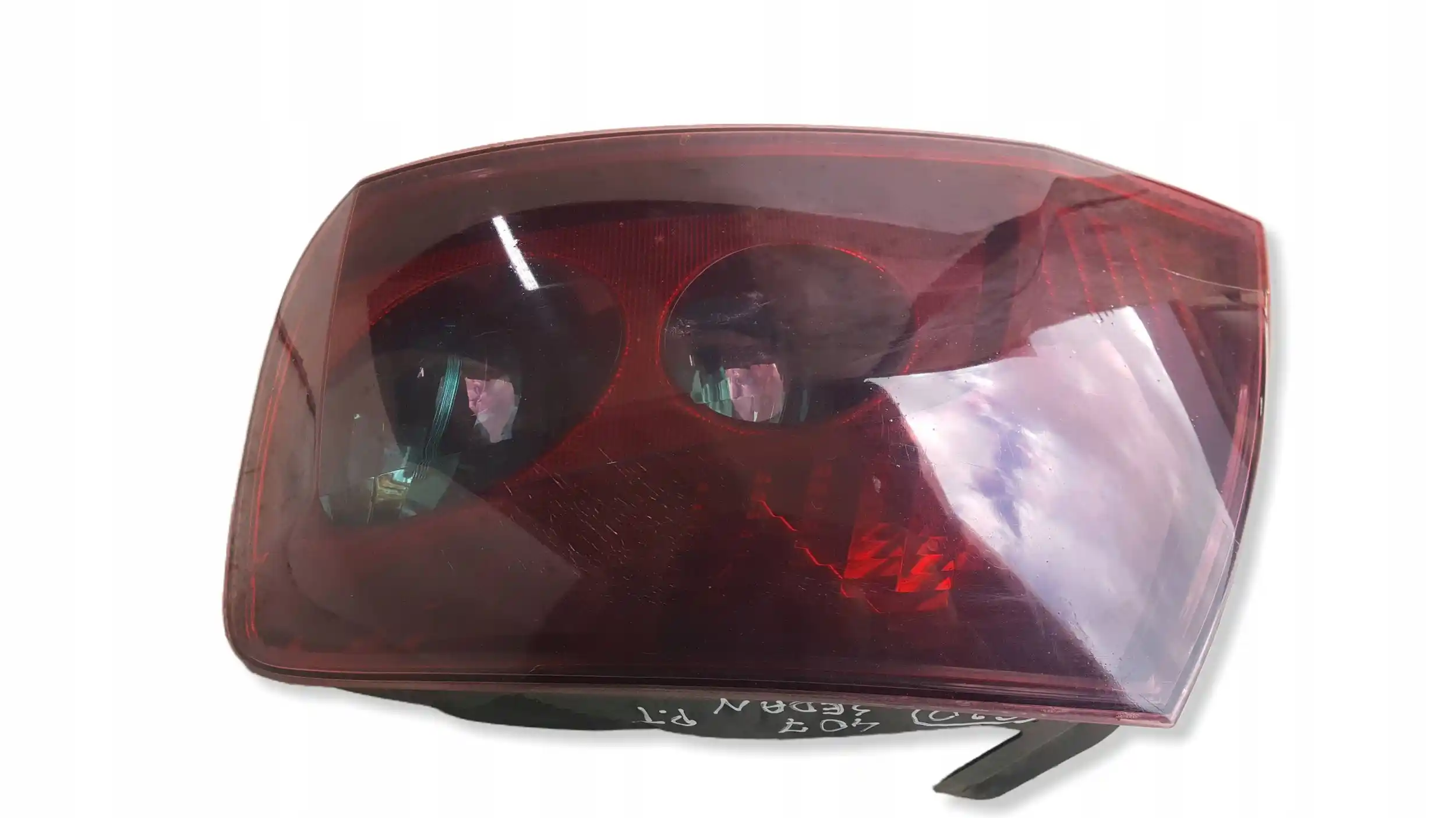 LAMPA PRAWY TYŁ TYLNA PEUGEOT 407 SEDAN 04-08