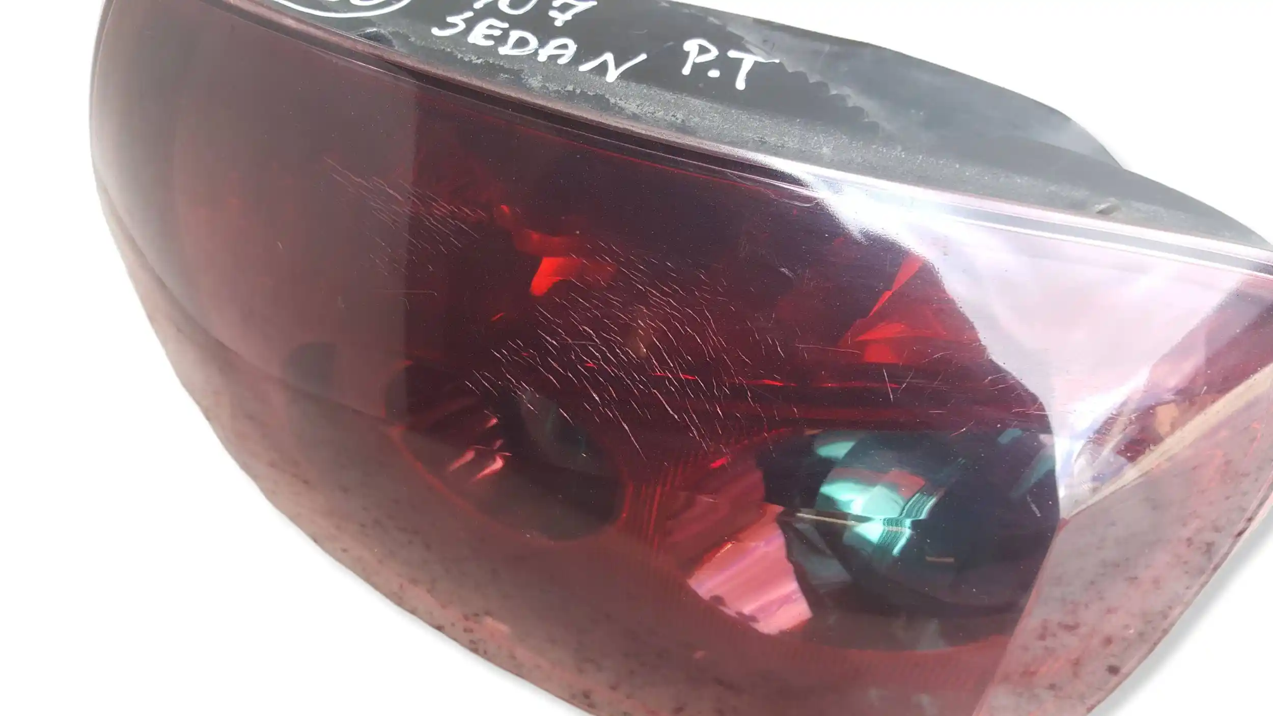 LAMPA PRAWY TYŁ TYLNA PEUGEOT 407 SEDAN 04-08