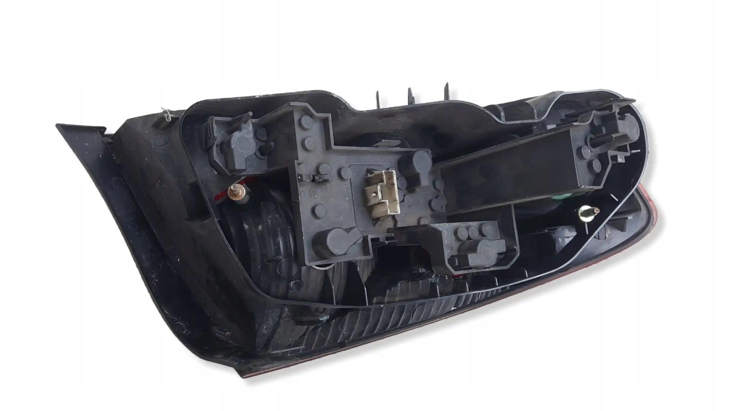 LAMPA PRAWY TYŁ TYLNA PEUGEOT 407 SEDAN 04-08