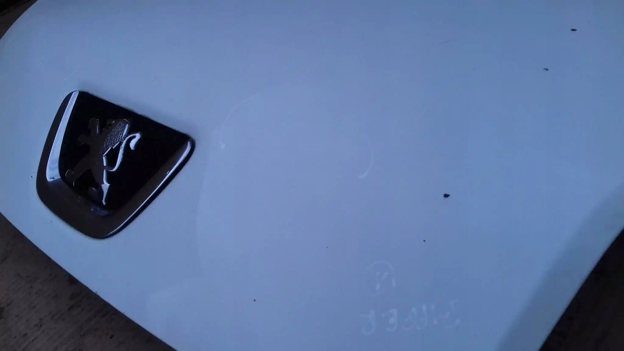 MASKA POKRYWA PRZÓD PRZEDNIA PEUGEOT BIPPER 07- LAK 249
