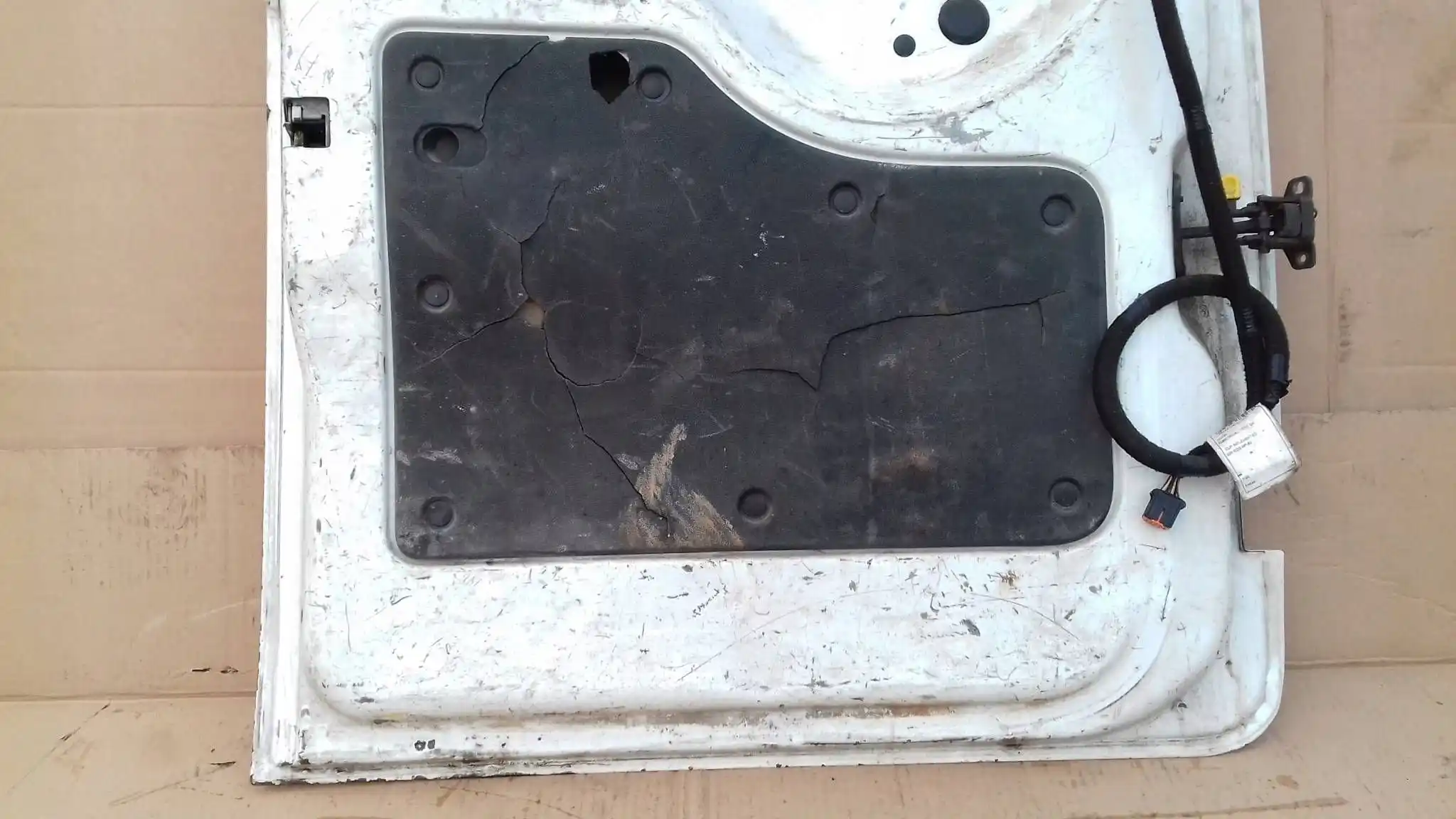 DRZWI LEWY TYŁ TYLNE BAGAŻNIKA PEUGEOT BIPPER FIORINO NEMO 07-17 LAK.249