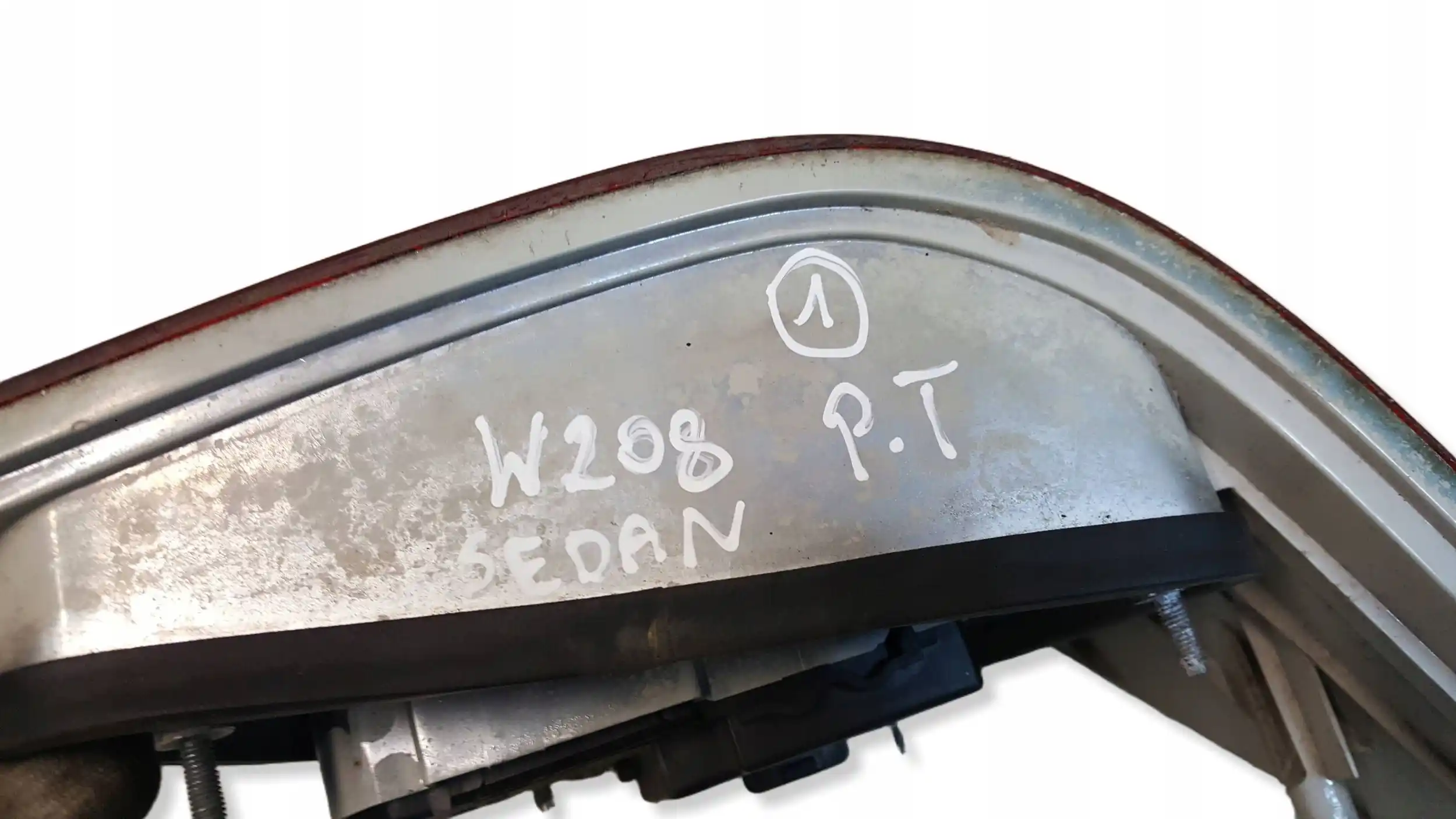 LAMPA PRAWY TYŁ TYLNA MERCEDES CLK W208 97-