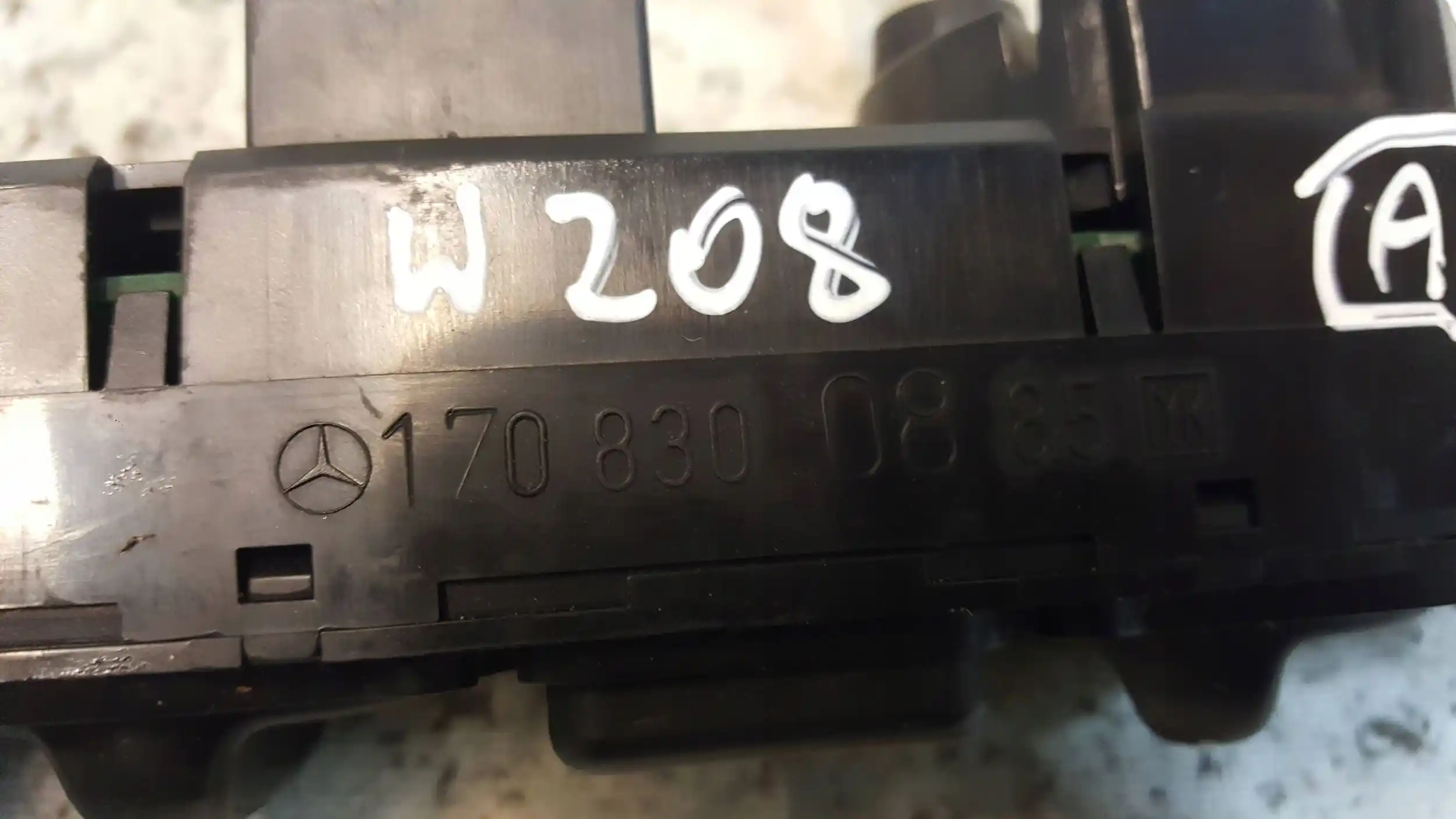 PANEL STEROWANIA NAWIEWIEM KLIMATYZACJĄ 1708300885 MERCEDES CLK W208 97-