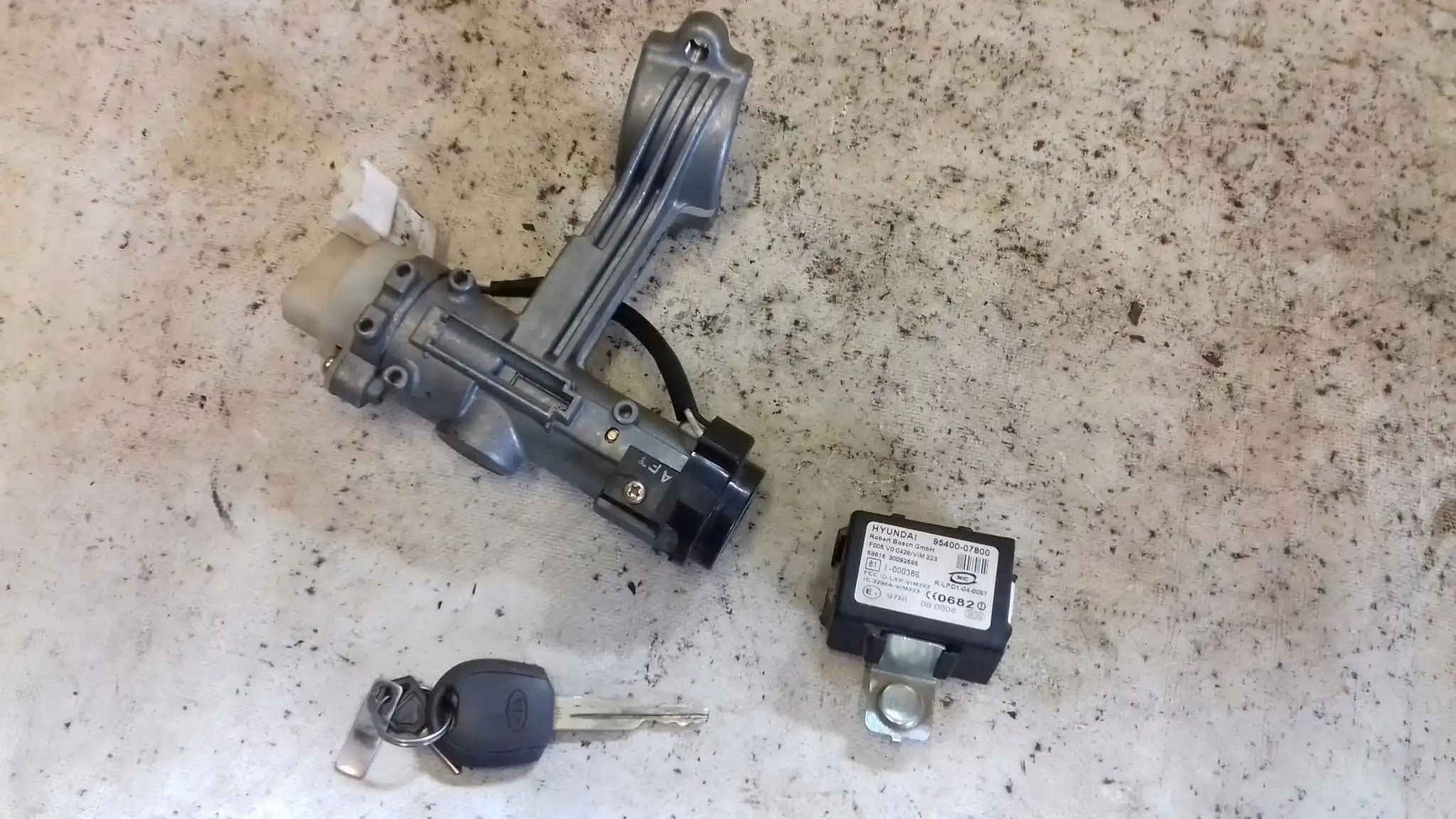 KOMPUTER 3911002025 9030930528F ZESTAW IMMO KIA PICANTO I 1.1 03-