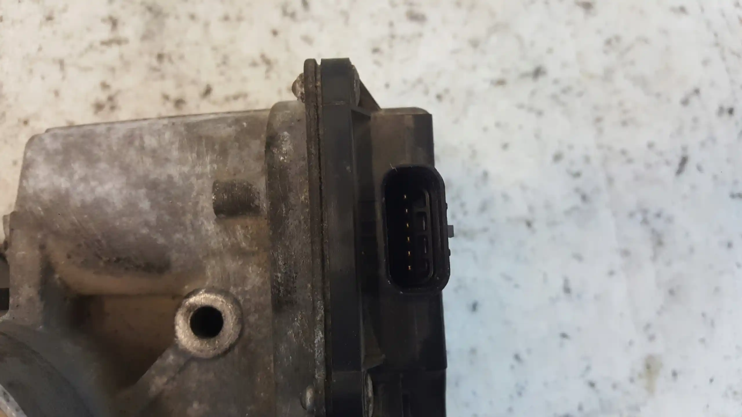 PRZEPUSTNICA 6M8G9F991A L3G213640A MAZDA 6 GG GY 2.0 16V 02-