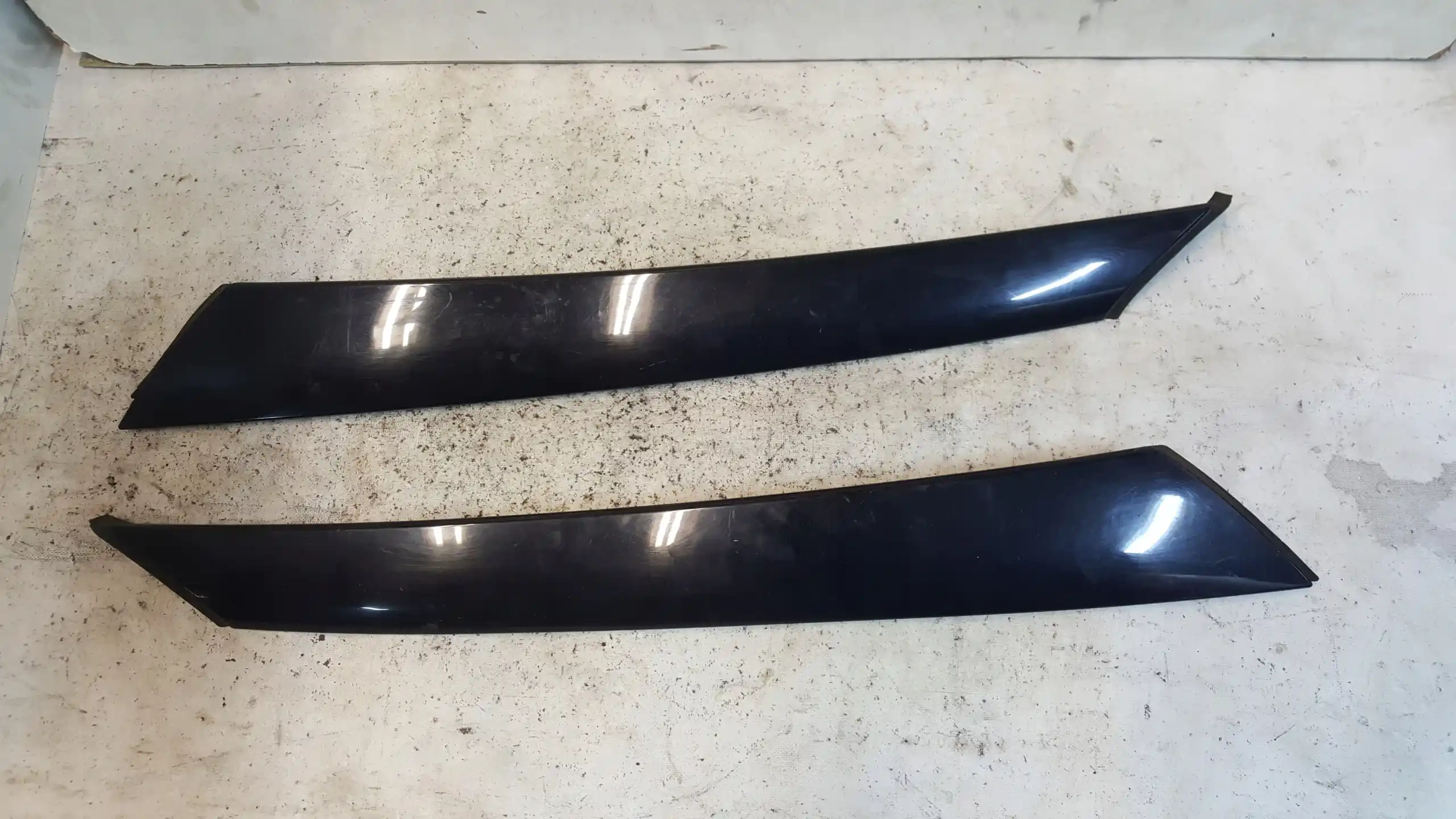 LISTWY LEWA PRAWA KPL 5J6853264A SZYBY CZOŁOWEJ SKODA FABIA II 07-10