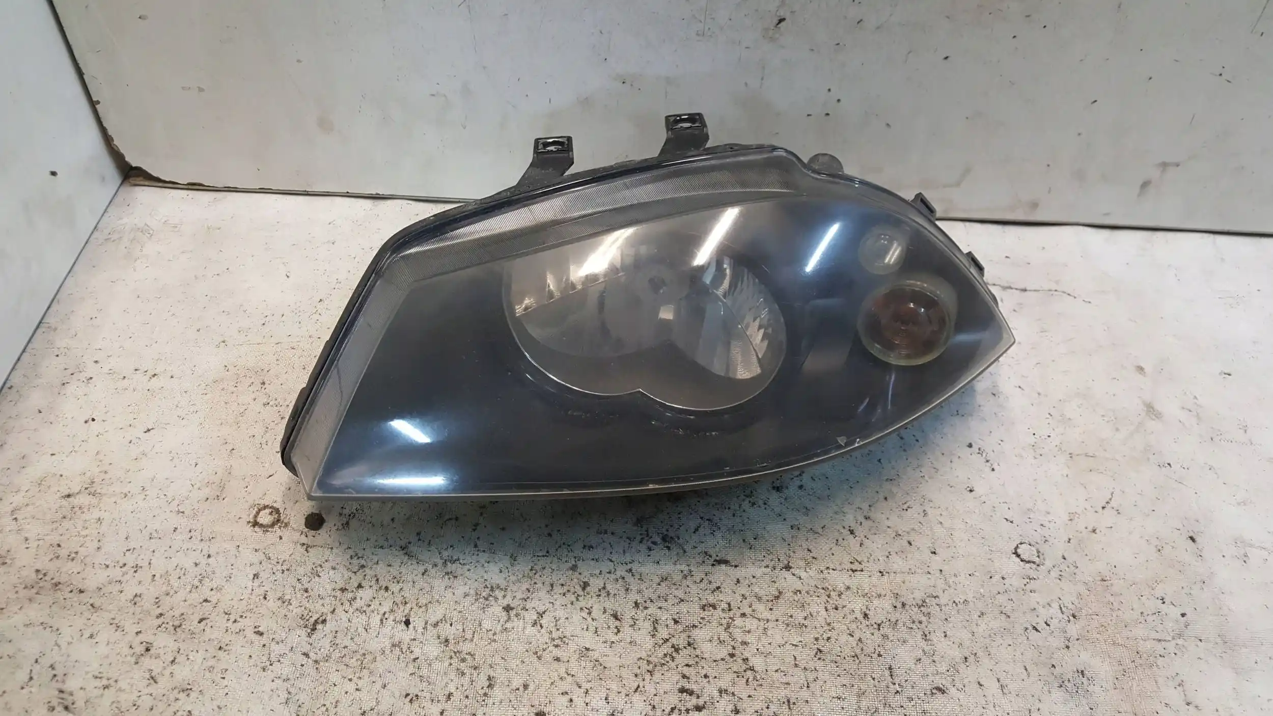 LAMPA LEWY PRZÓD 6L1941021A SEAT IBIZA III 6L1 CORDOBA II 6L2 02-05