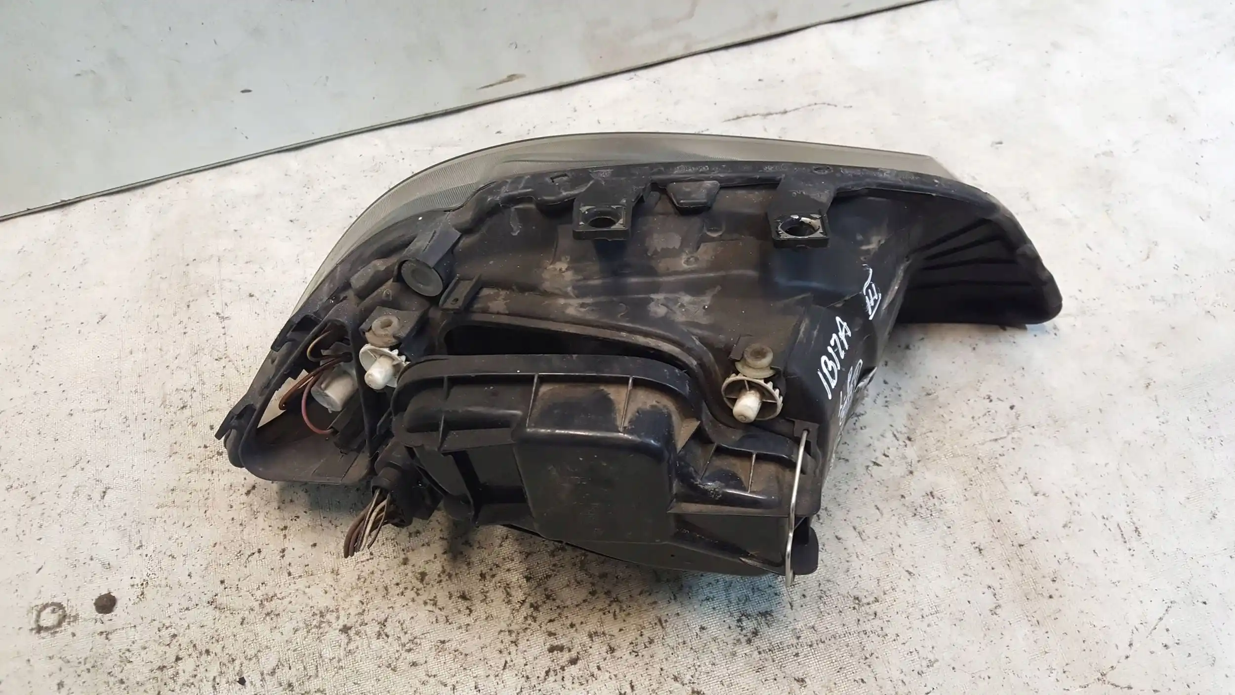LAMPA LEWY PRZÓD 6L1941021A SEAT IBIZA III 6L1 CORDOBA II 6L2 02-05