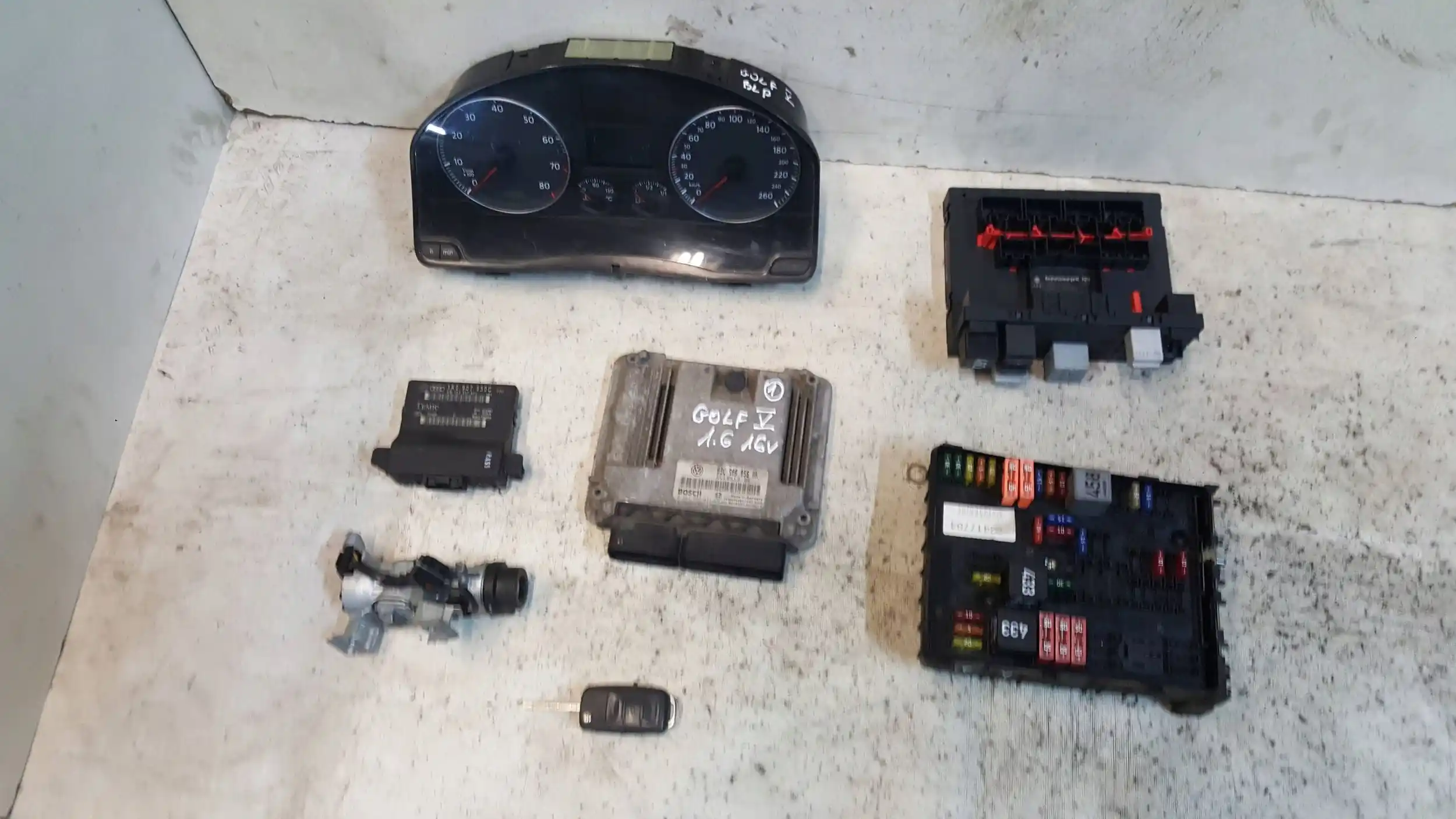 KOMPUTER 03C906056AK 0261S02071 ZESTAW IMMO VW GOLF V 1.6 FSI 03-