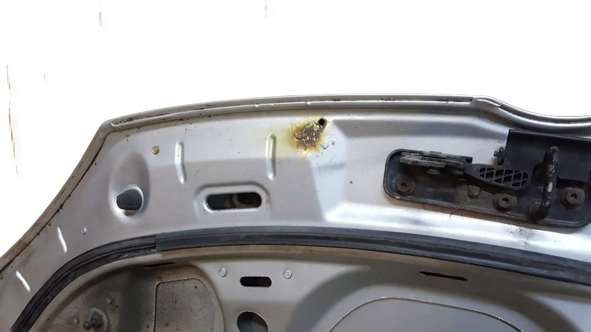 MASKA POKRYWA PRZÓD PRZEDNIA VW GOLF V HB 03- LAK. LA7W