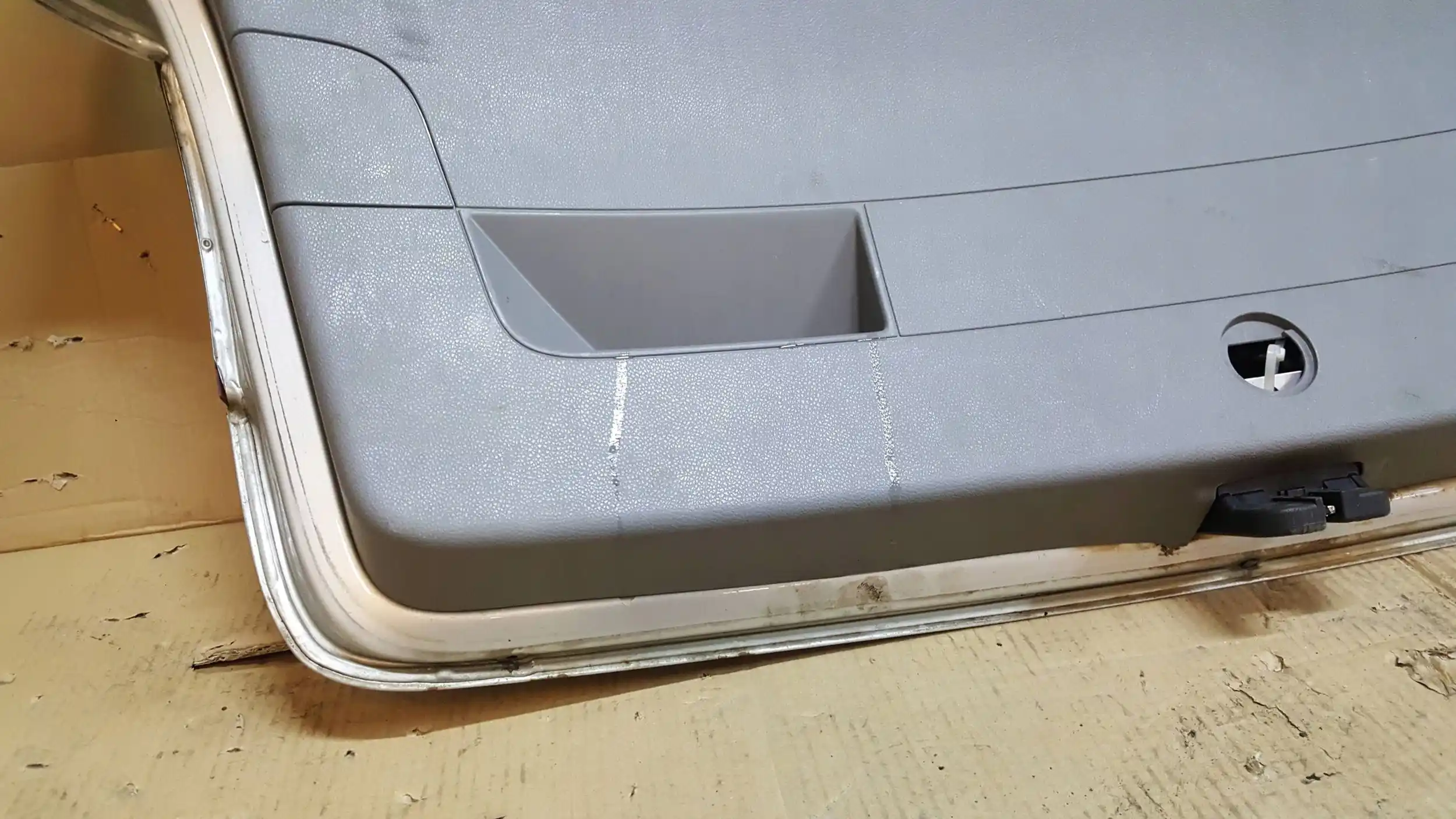 KLAPA BAGAŻNIKA TYŁ TYLNA VW GOLF V HB 03- LAK. LA7W