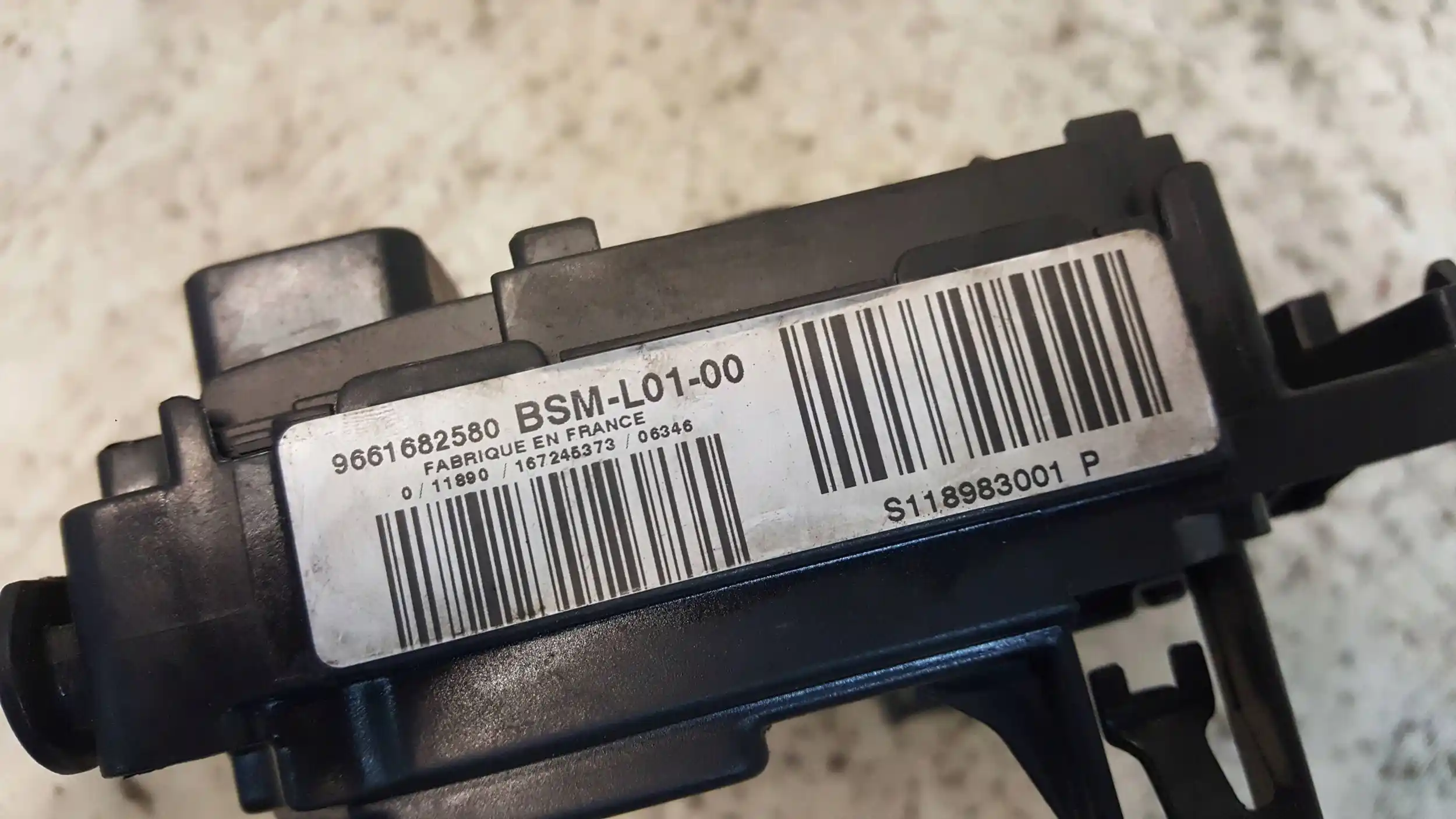 SKRZYNKA BEZPIECZNIKÓW MODUŁ BSM 9661682580 L01 PEUGEOT 407 04-