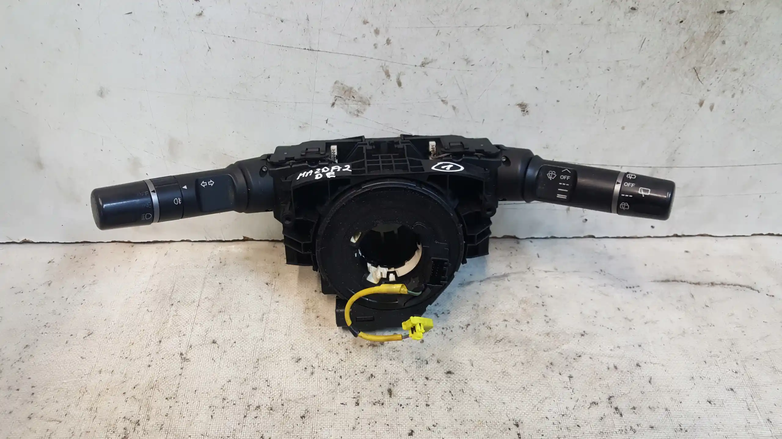 PRZEŁĄCZNIK ZESPOLONY PAJĄK DF7166122 DF7166128 MAZDA 2 DE HB 07-