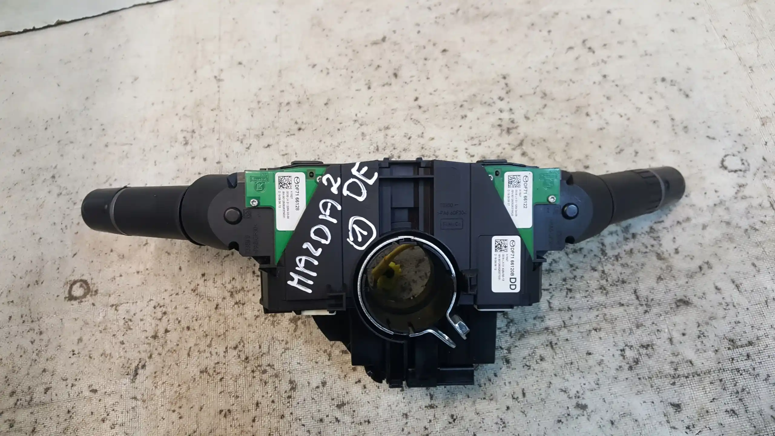 PRZEŁĄCZNIK ZESPOLONY PAJĄK DF7166122 DF7166128 MAZDA 2 DE HB 07-