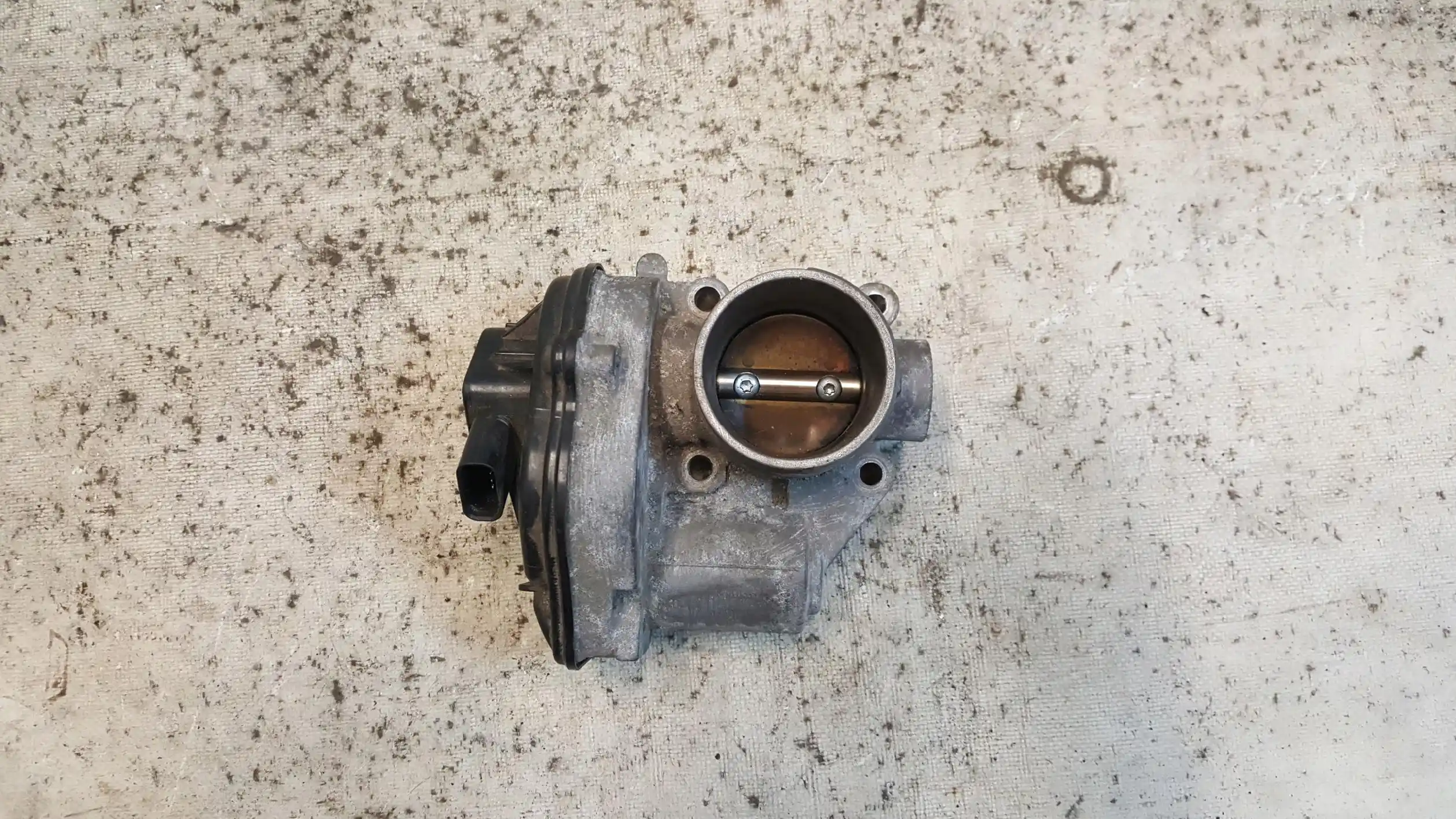 PRZEPUSTNICA VP4F9U9E928BA FORD FOCUS MK2 1.6 16V 04-