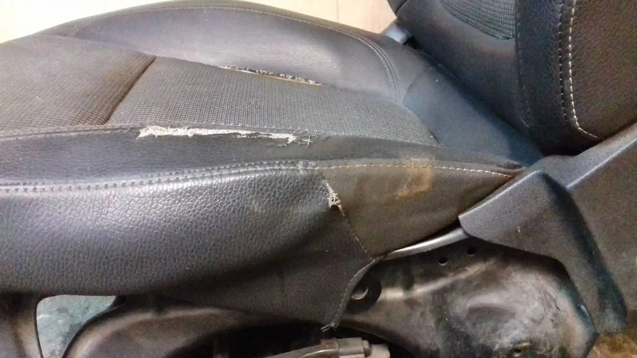 FOTEL LEWY PRZÓD PRZEDNI KIEROWCY FORD TRANSIT MK6 VI 00-06
