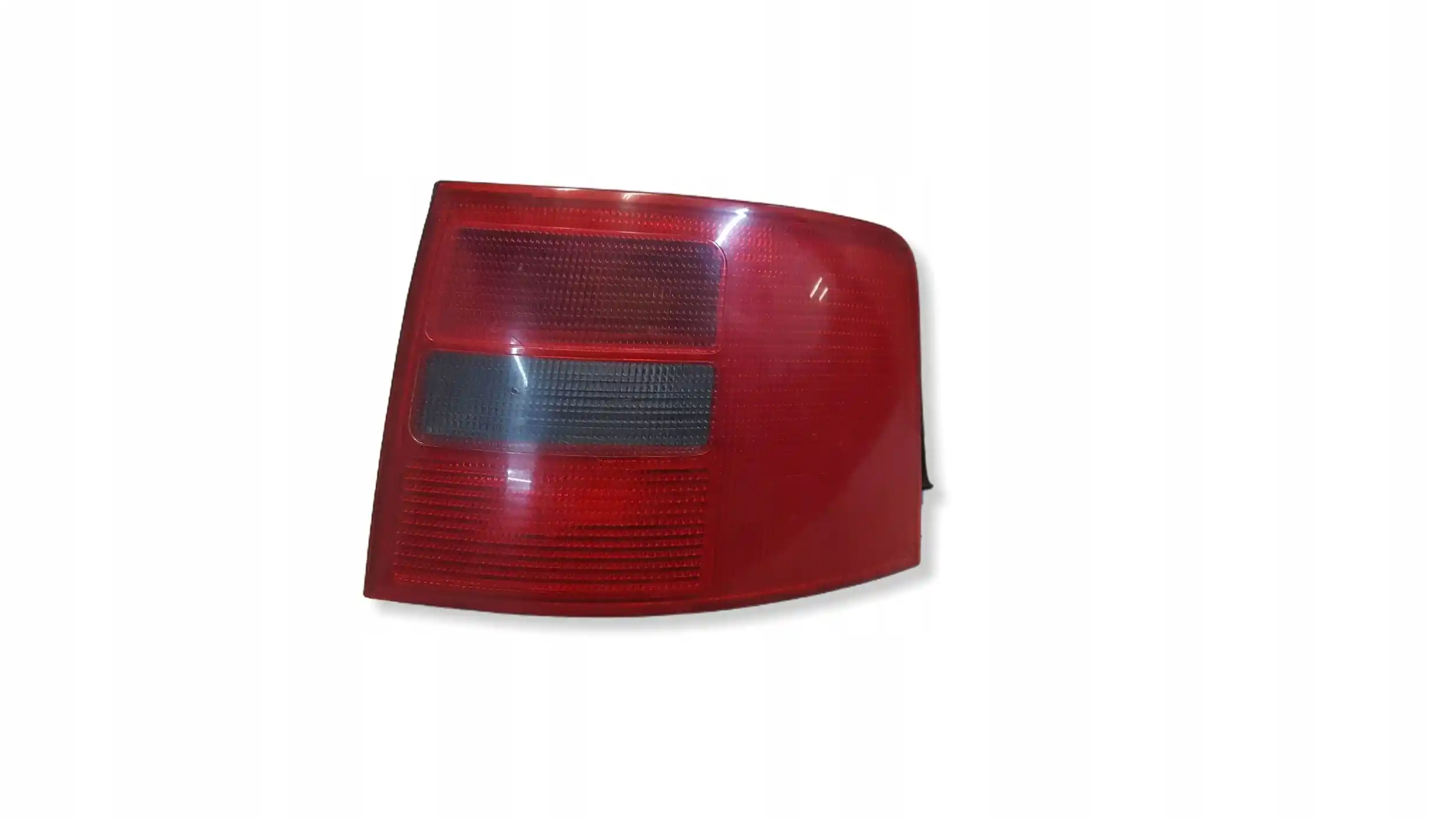 LAMPA PRAWY TYŁ TYLNA 4B9945096D AUDI A6 C5 KOMBI 97-01