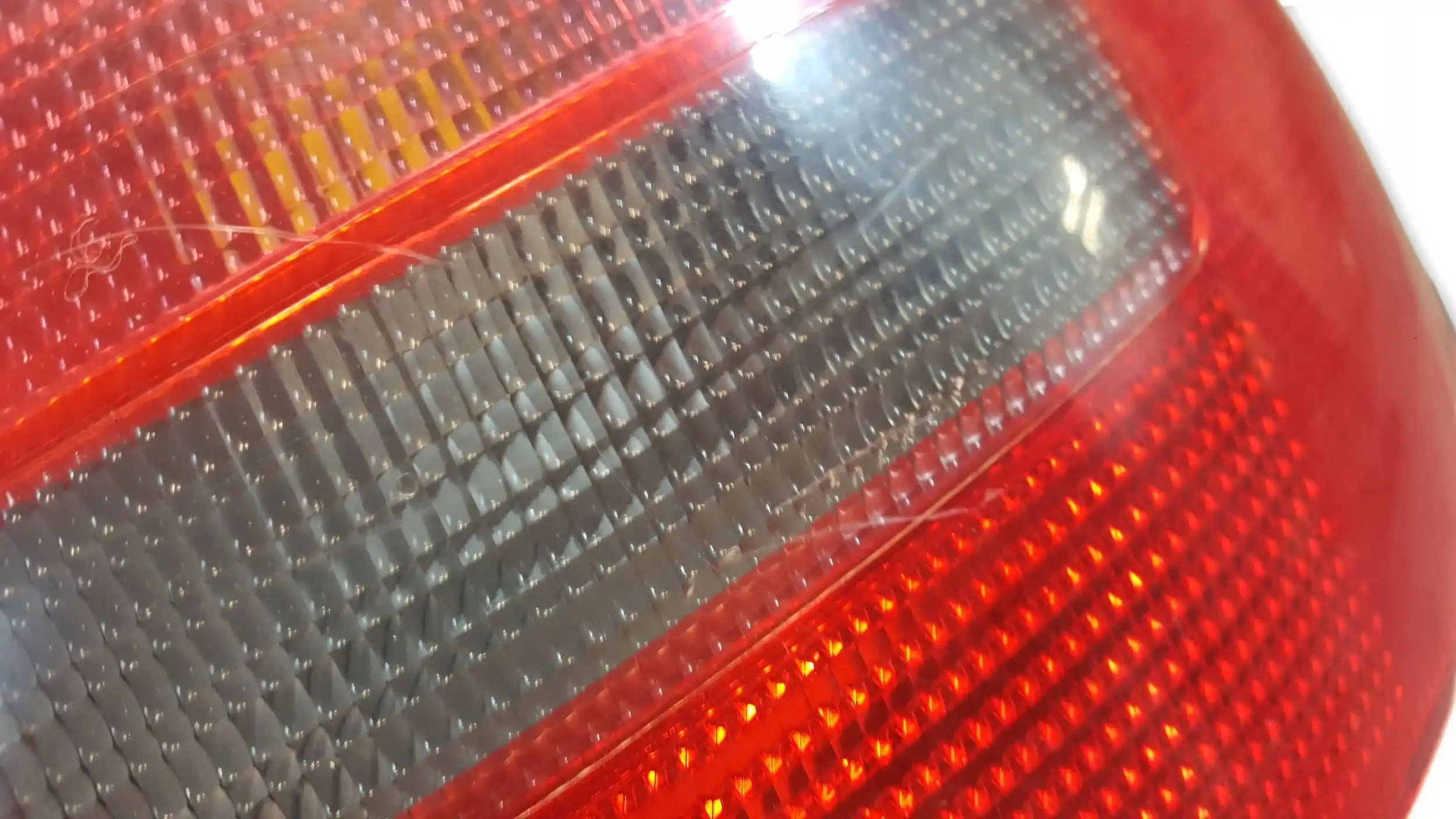 LAMPA PRAWY TYŁ TYLNA 4B9945096D AUDI A6 C5 KOMBI 97-01