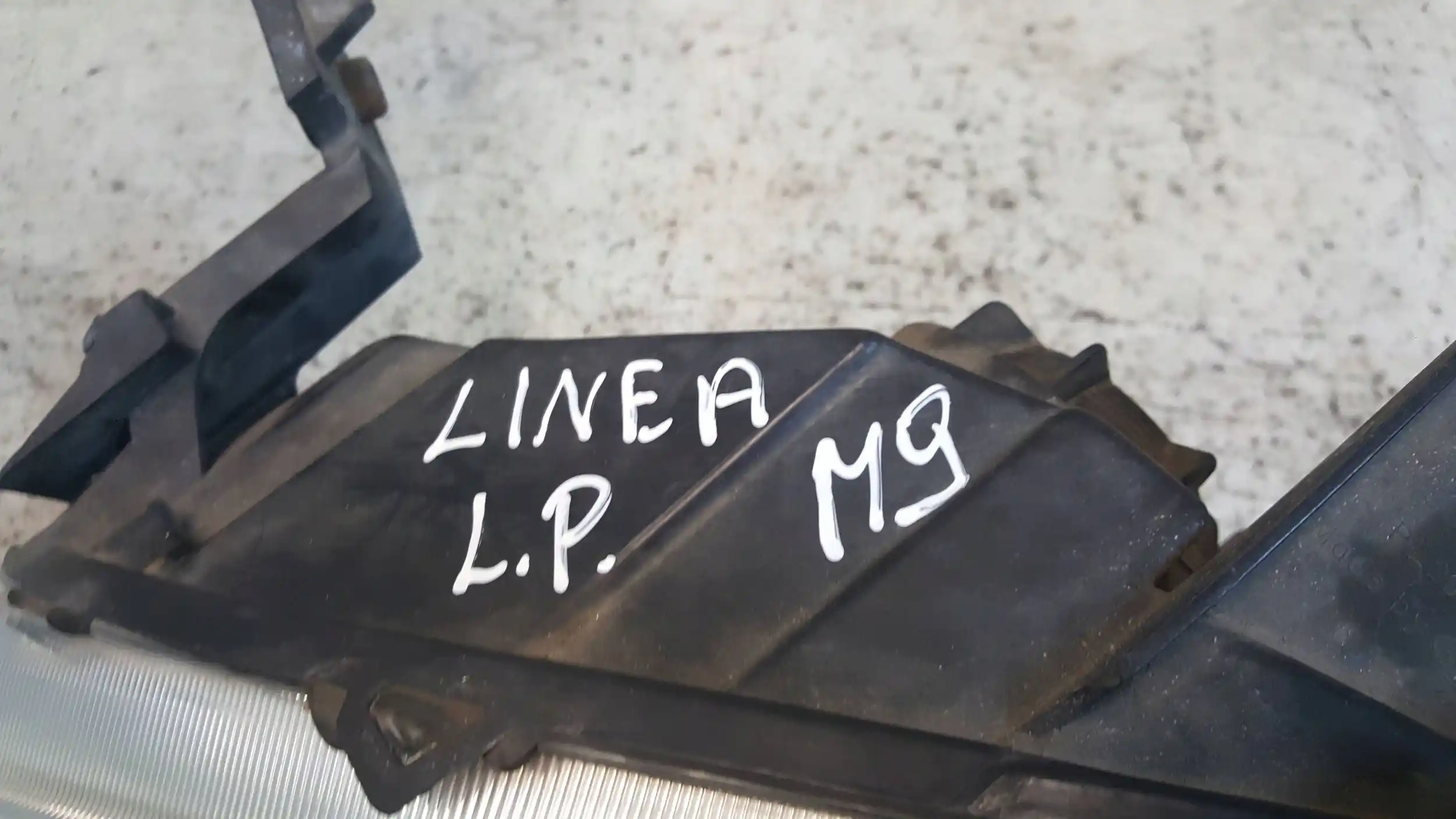 LAMPA LEWY PRZÓD PRZEDNIA FIAT LINEA 07-