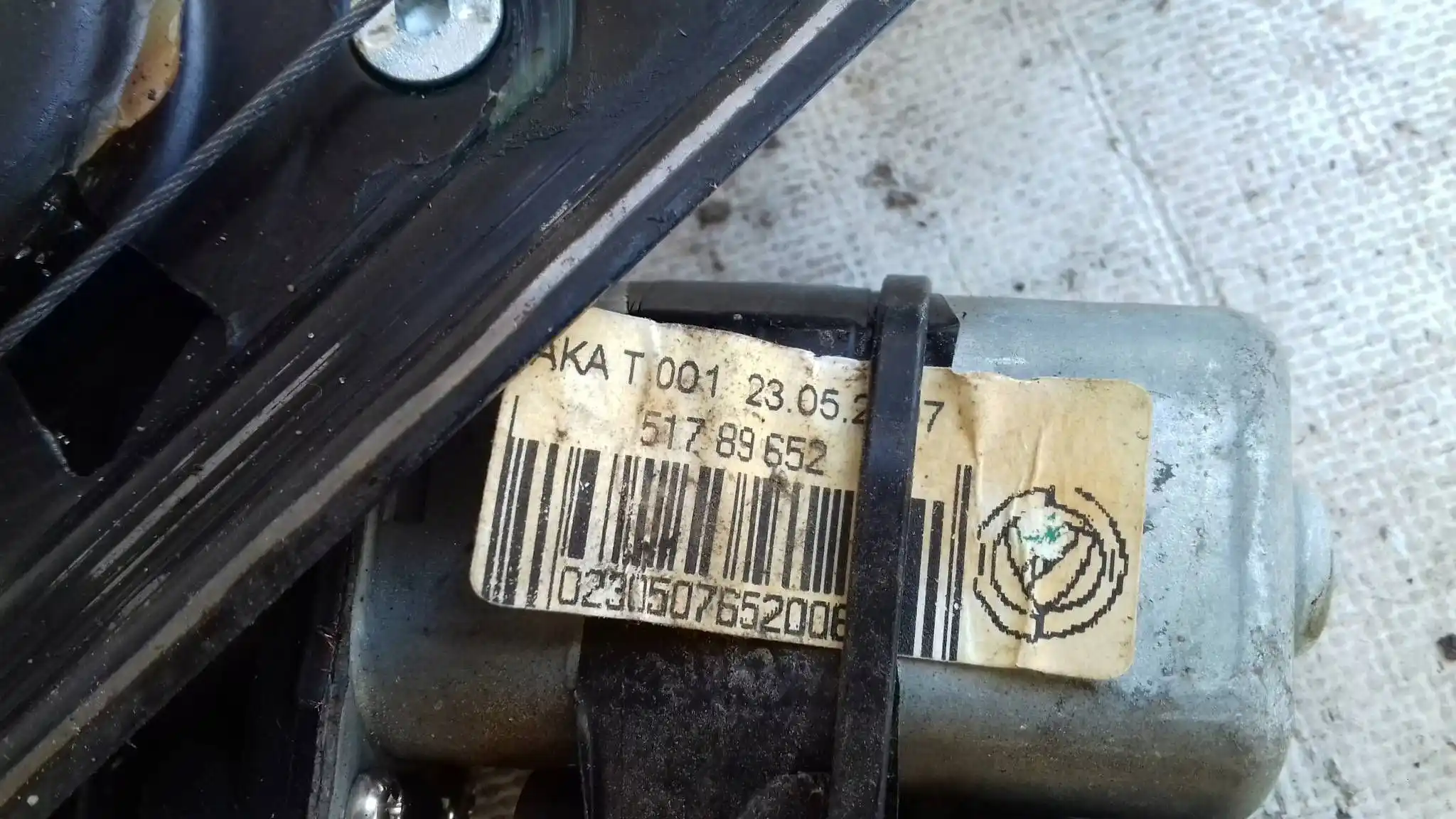 MECHANIZM SILNICZEK SZYBY LEWY PRZÓD PRZEDNI 51789652 FIAT LINEA 07-15