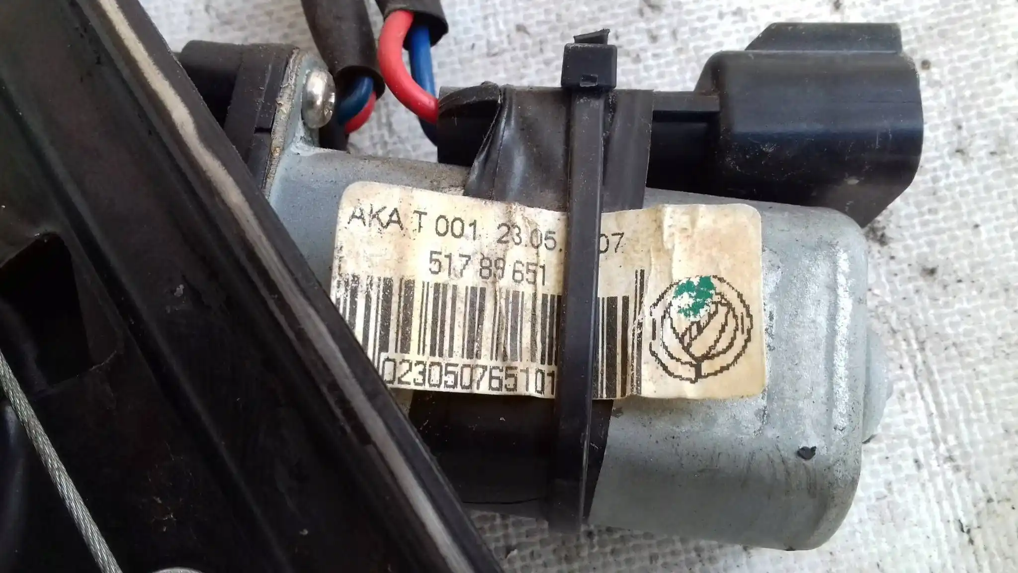 MECHANIZM SILNICZEK SZYBY PRAWY PRZÓD PRZEDNI 51789651 FIAT LINEA 07-15