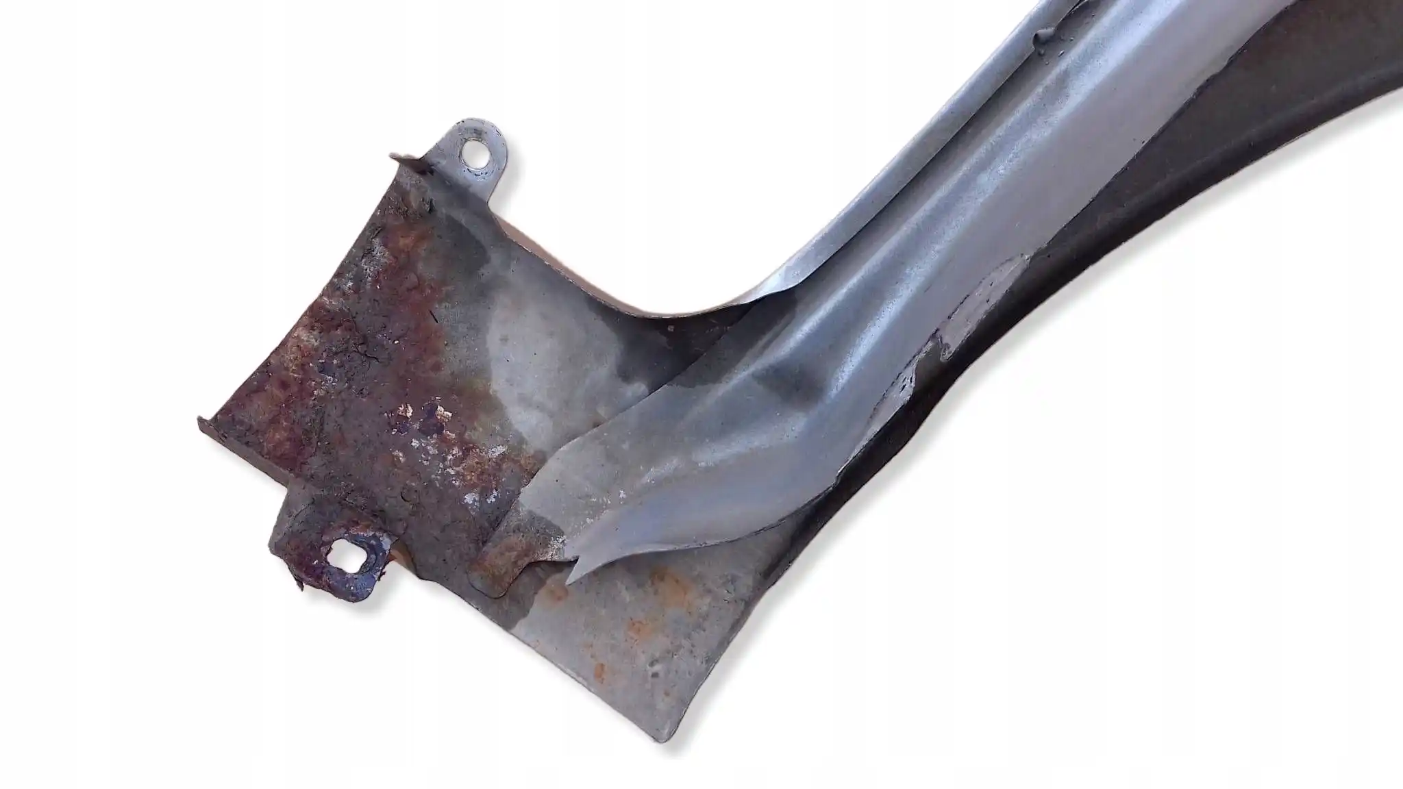 BŁOTNIK LEWY PRZÓD PRZEDNI FIAT LINEA 07-15 LAK. 261A