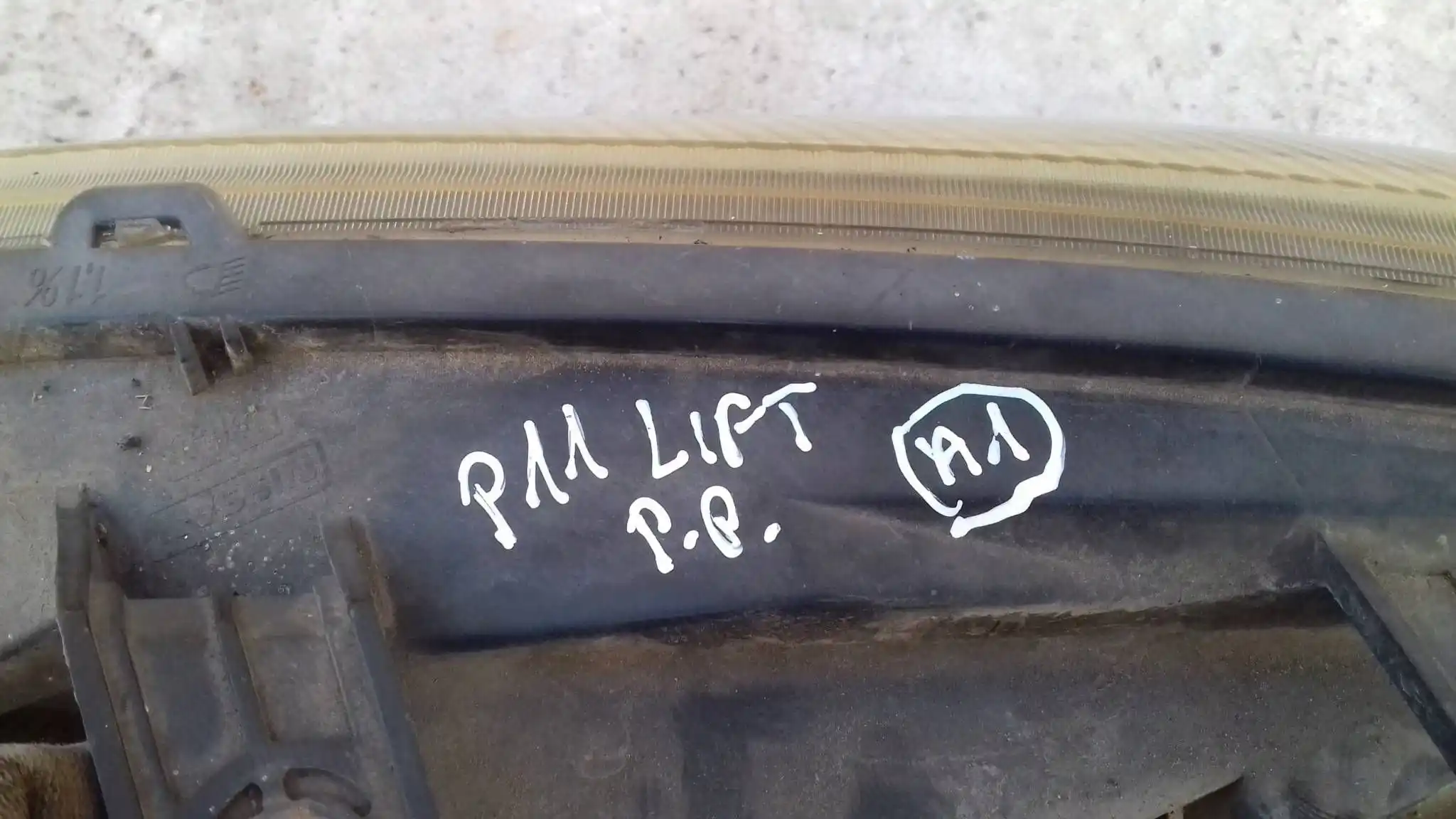LAMPA PRAWY PRZÓD PRZEDNIA 260109F600 NISSAN PRIMERA P11 LIFT