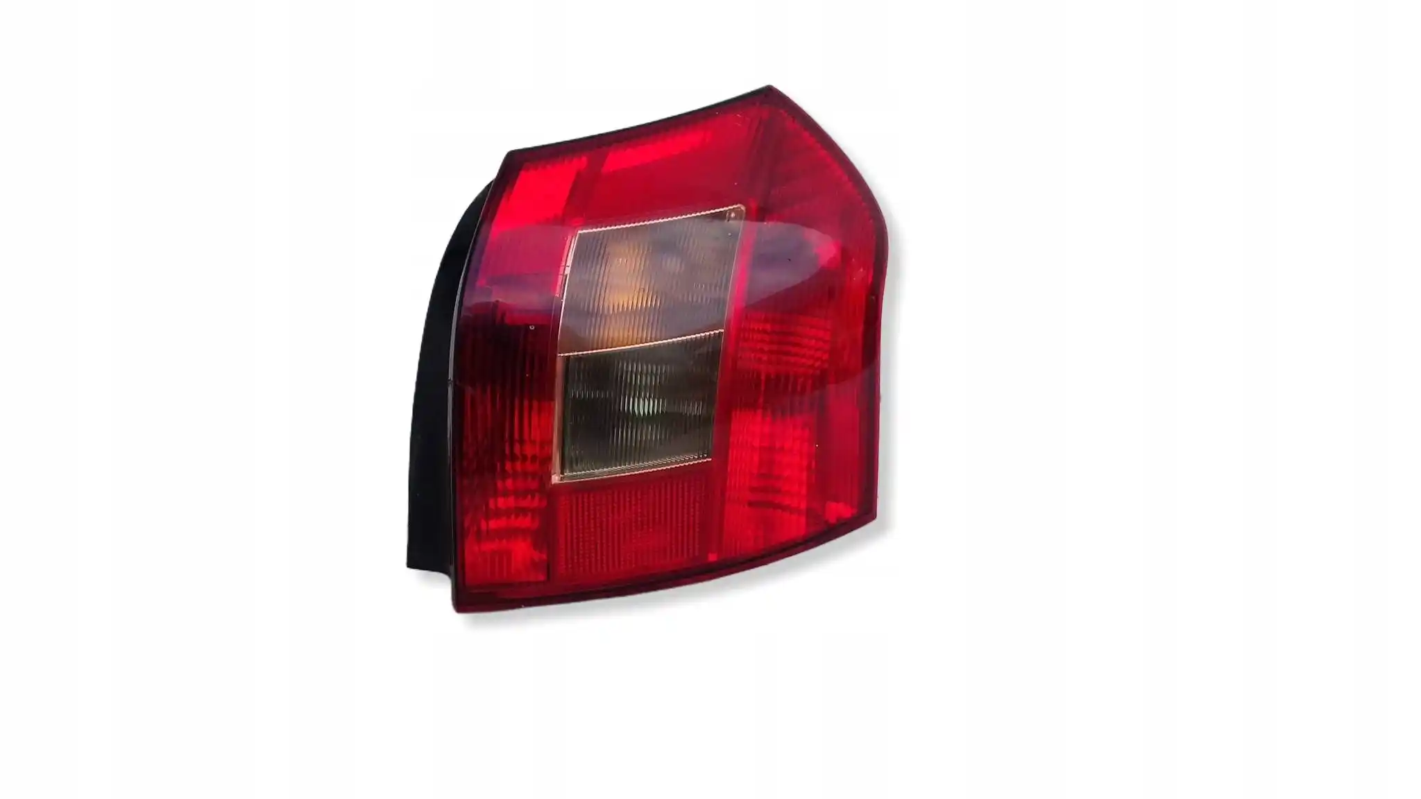 LAMPA PRAWY TYŁ TYLNA TOYOTA COROLLA E12 HB 01-04