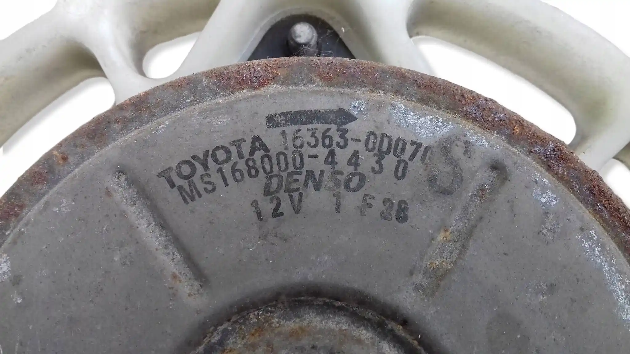 WENTYLATOR CHŁODNICY 1227508001 163630D070 TOYOTA COROLLA E12 1.4 16V 01-