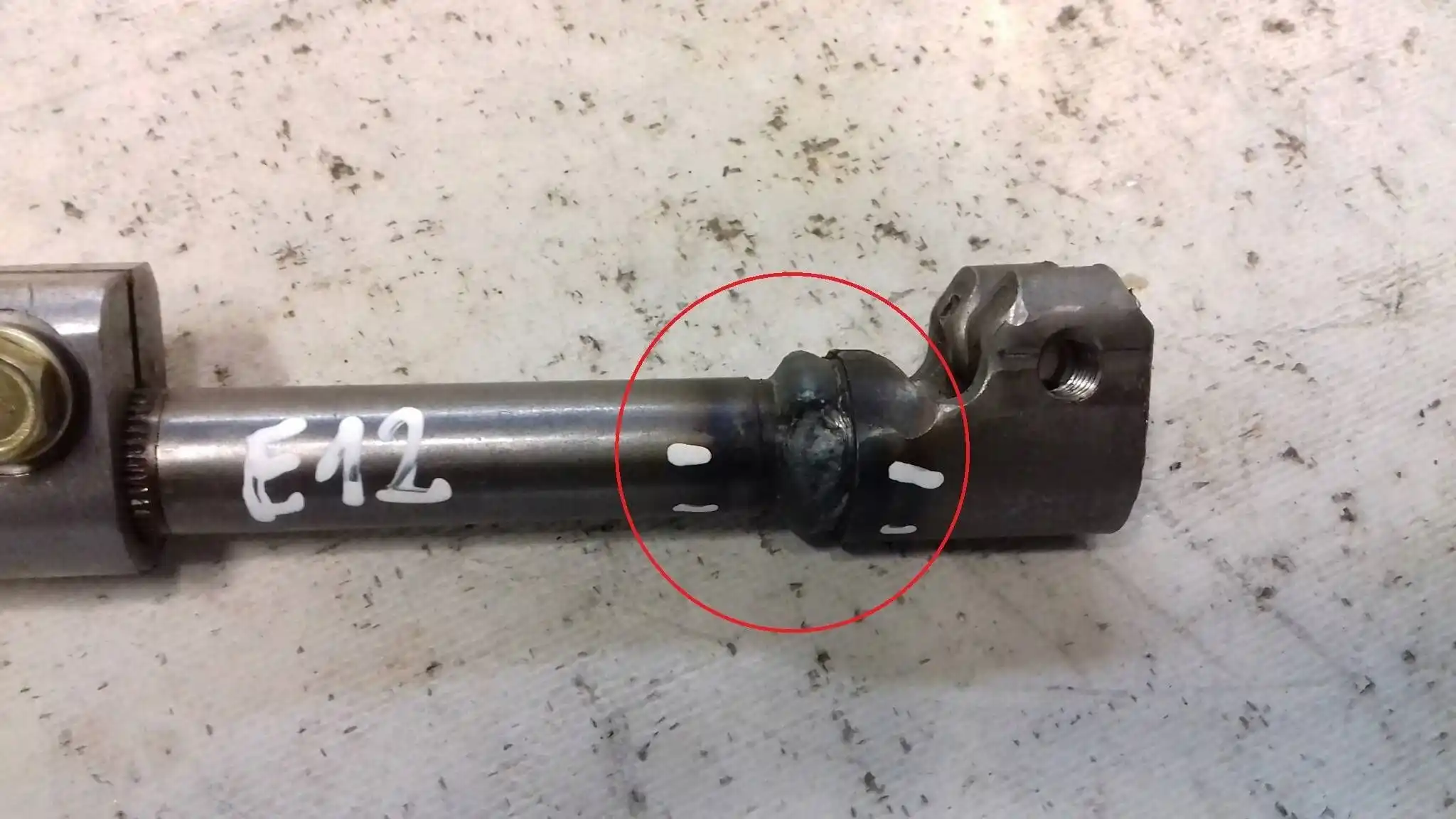 KRZYŻAK KOLUMNY KIEROWNICZEJ TOYOTA COROLLA E12 01-07