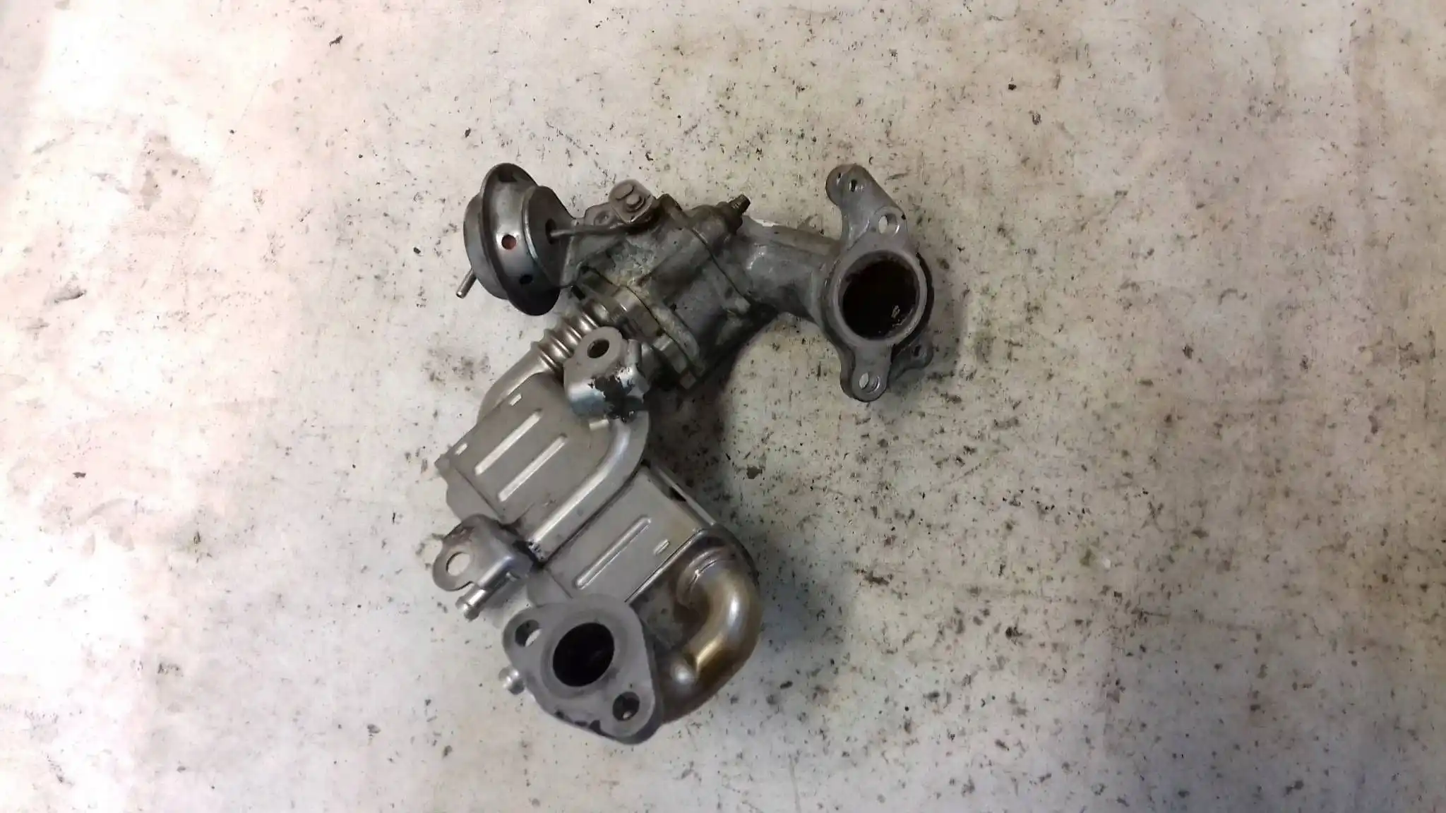 CHŁODNICA CHŁODNICZKA SPALIN 2560133030B TOYOTA YARIS II 1.4 D4D LIFT 09-
