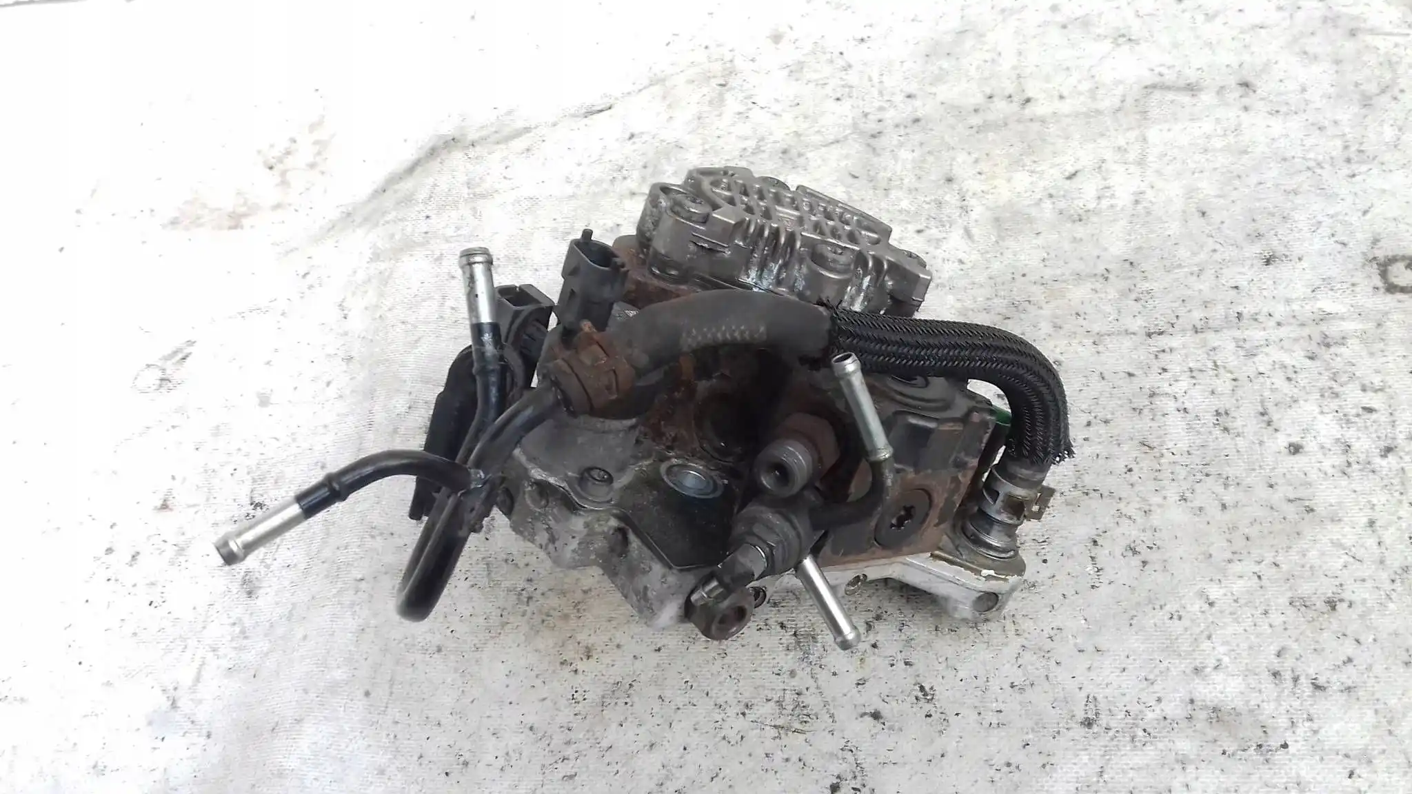 POMPA WTRYSKOWA 2210033050 0445010214 TOYOTA YARIS II 1.4 D4D 05-