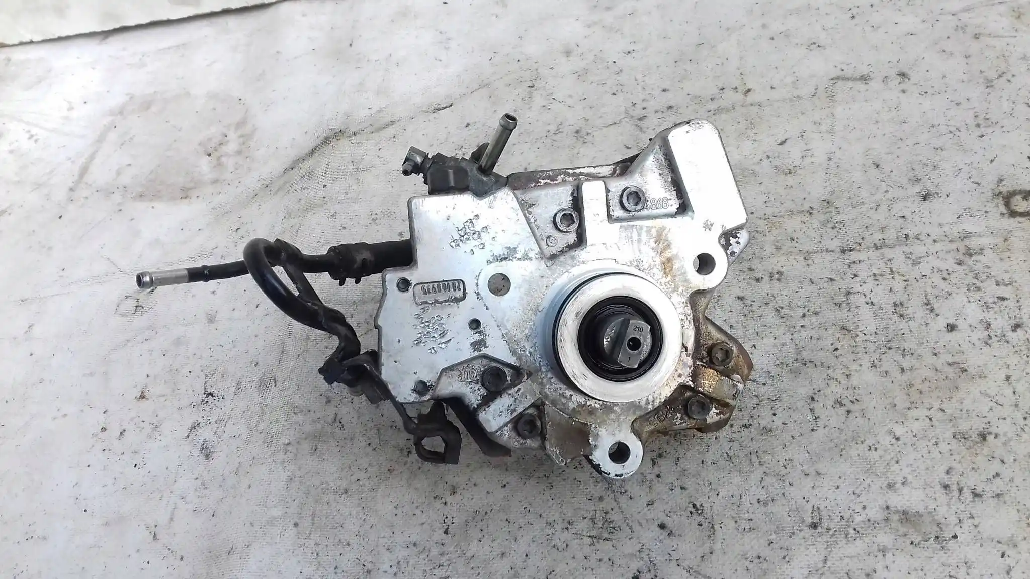 POMPA WTRYSKOWA 2210033050 0445010214 TOYOTA YARIS II 1.4 D4D 05-