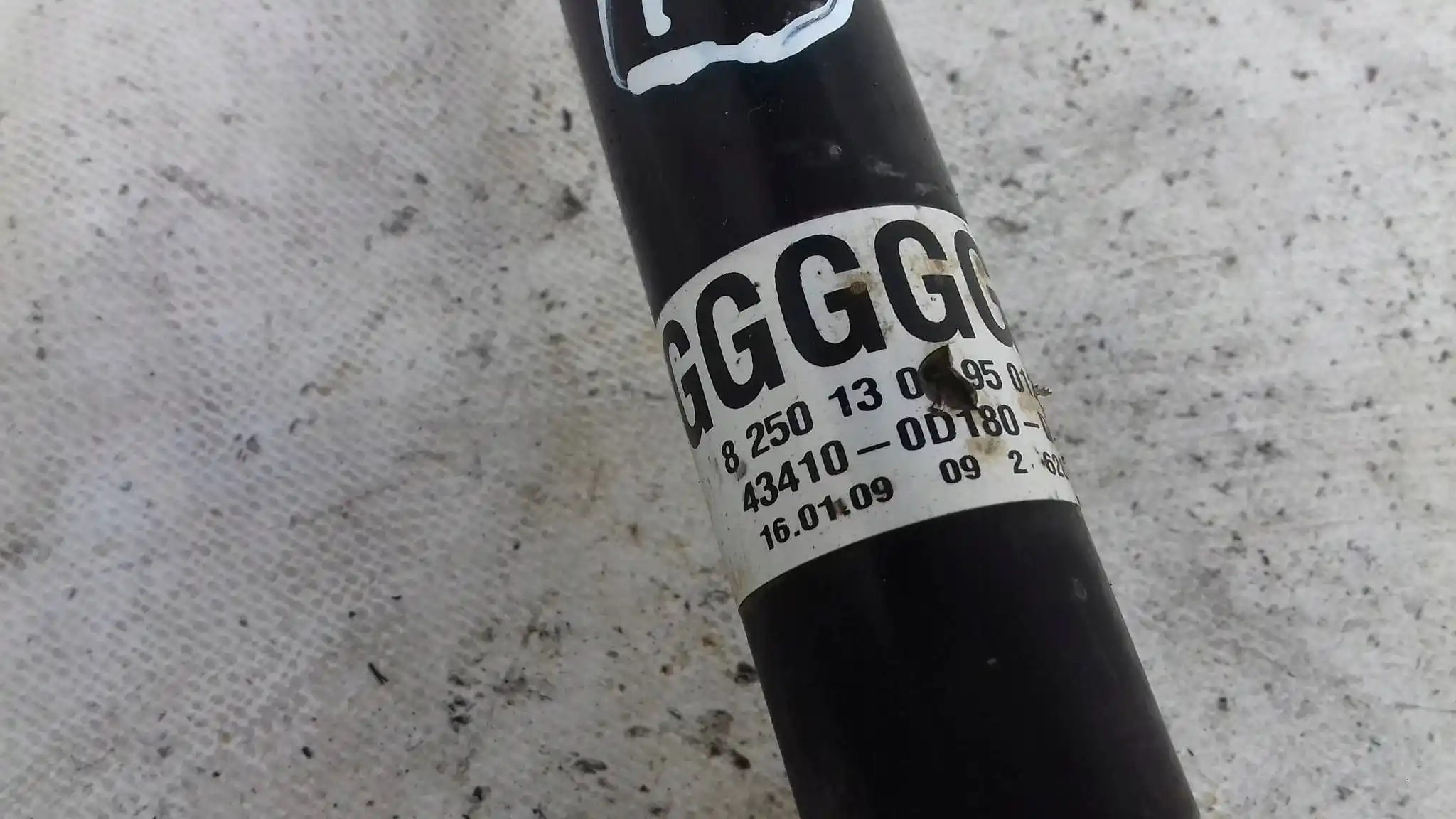PÓŁOŚ PRAWA DŁUGA 434100D180D TOYOTA YARIS II 1.4 D4D 05-