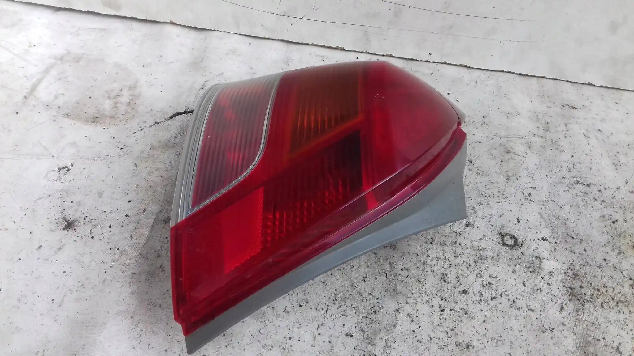LAMPA LEWY TYŁ TYLNA LED TOYOTA YARIS II LIFT HB 09-11