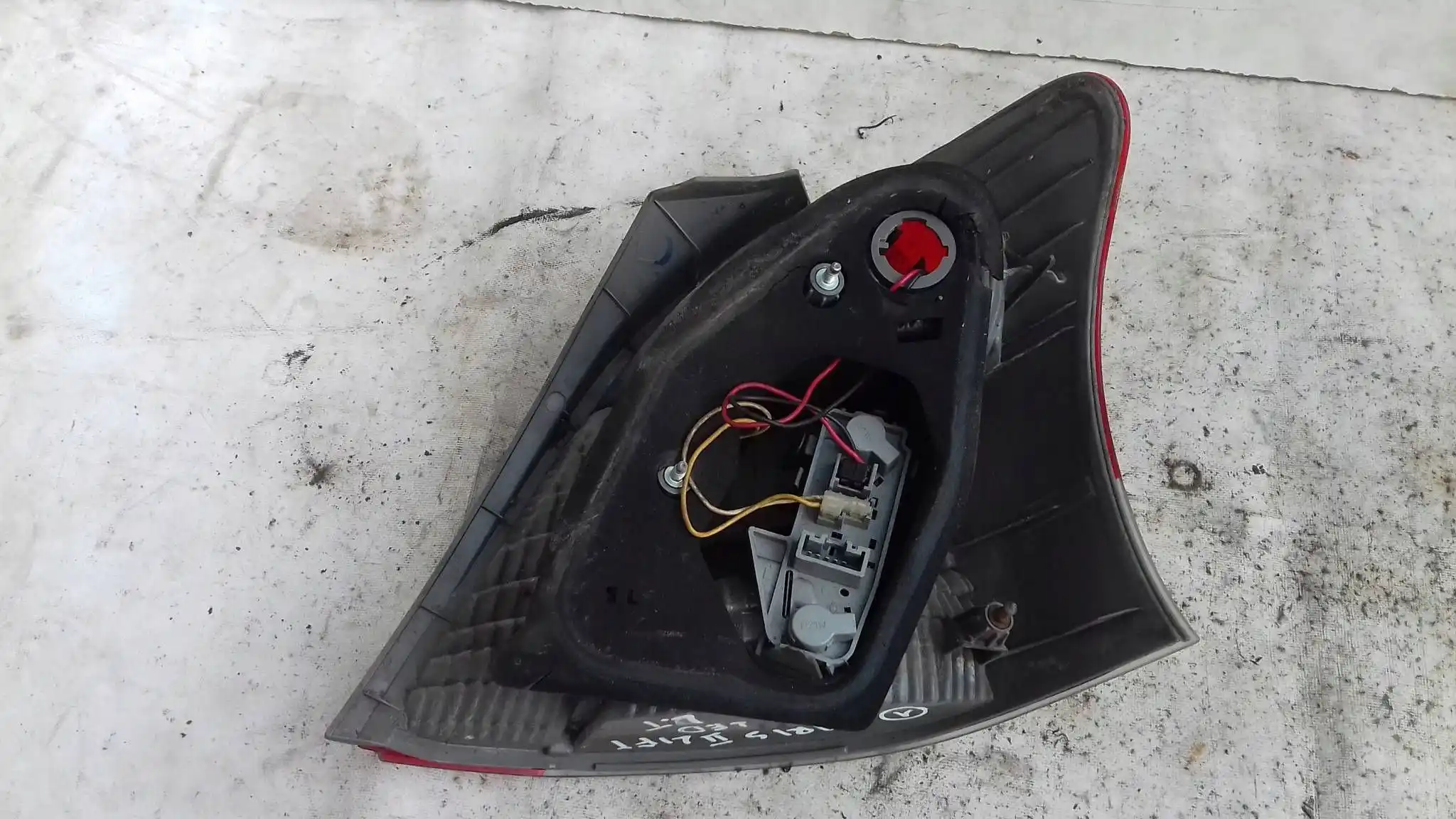 LAMPA LEWY TYŁ TYLNA LED TOYOTA YARIS II LIFT HB 09-11
