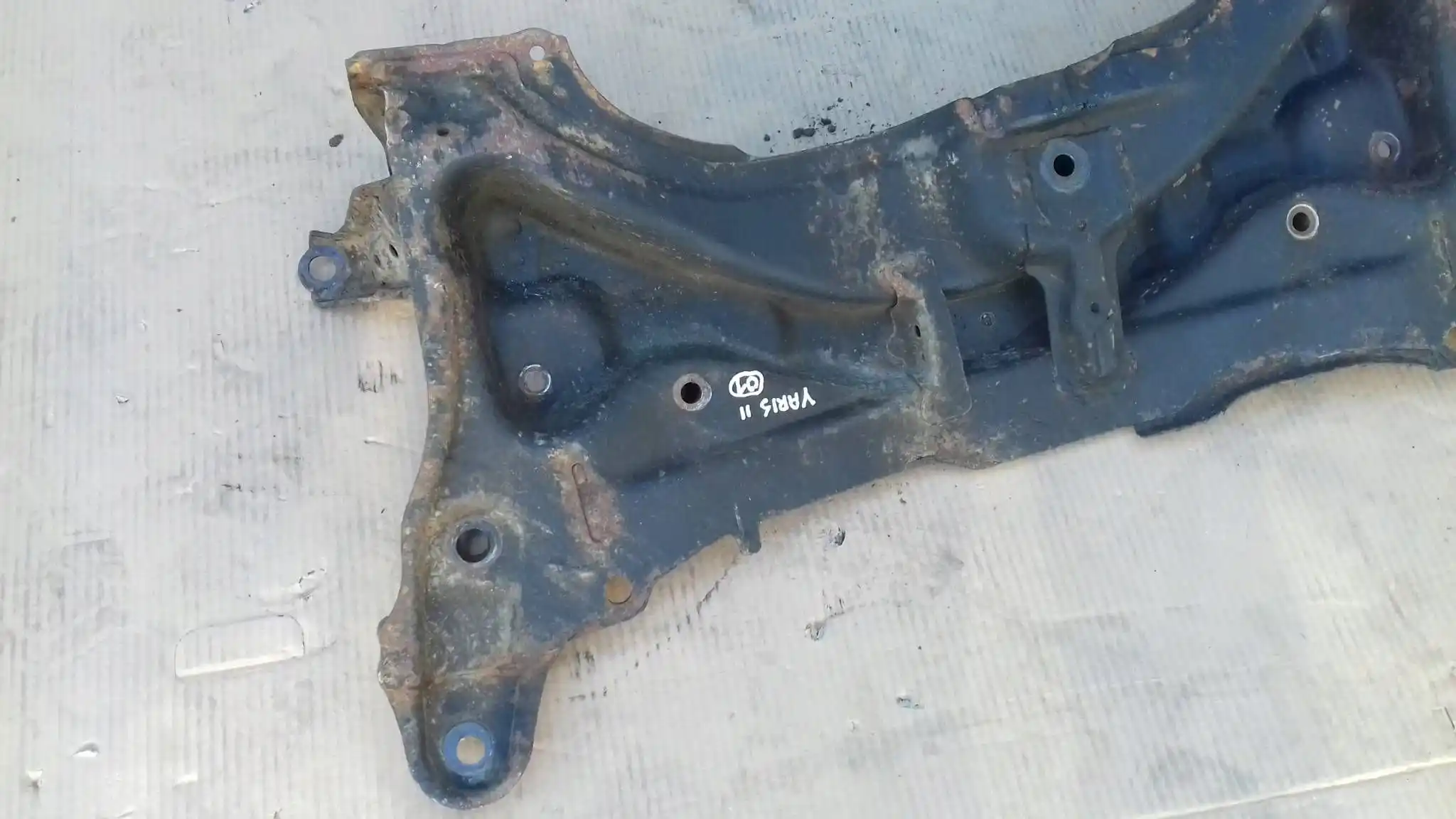 SANKI KOŁYSKA WÓZEK TRAWERS BELKA PRZÓD TOYOTA YARIS II 05-
