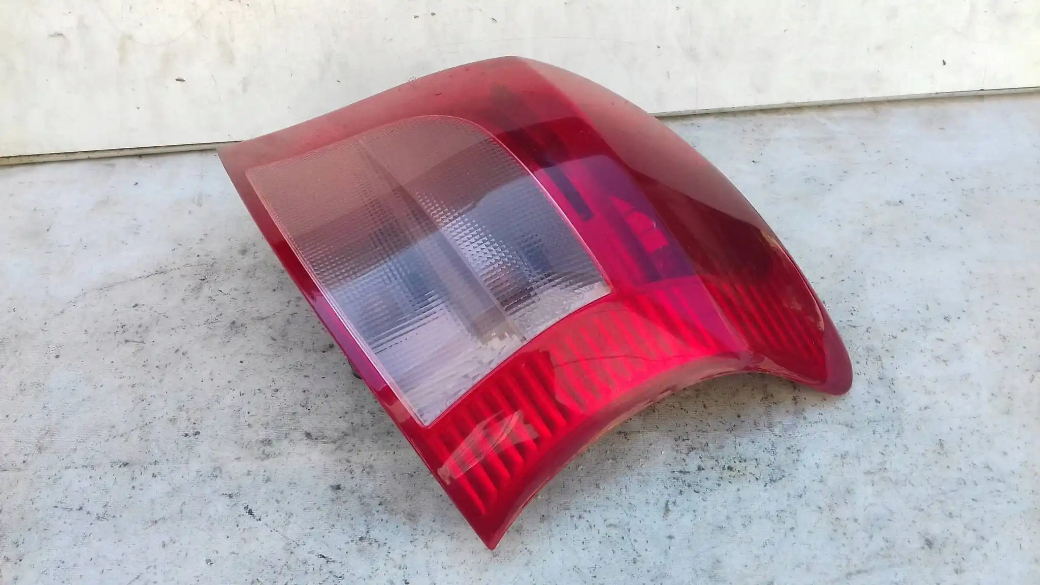 LAMPA PRAWY TYŁ TYLNA DEPO TOYOTA YARIS II HB 05-09