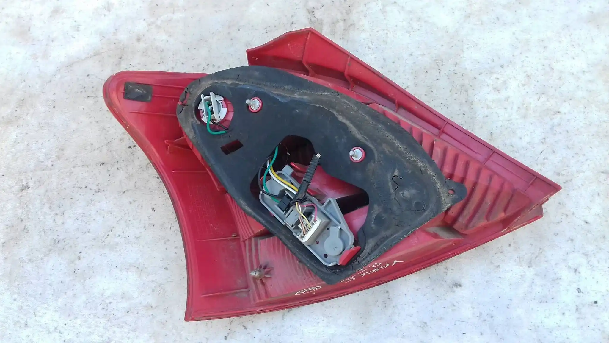 LAMPA PRAWY TYŁ TYLNA DEPO TOYOTA YARIS II HB 05-09