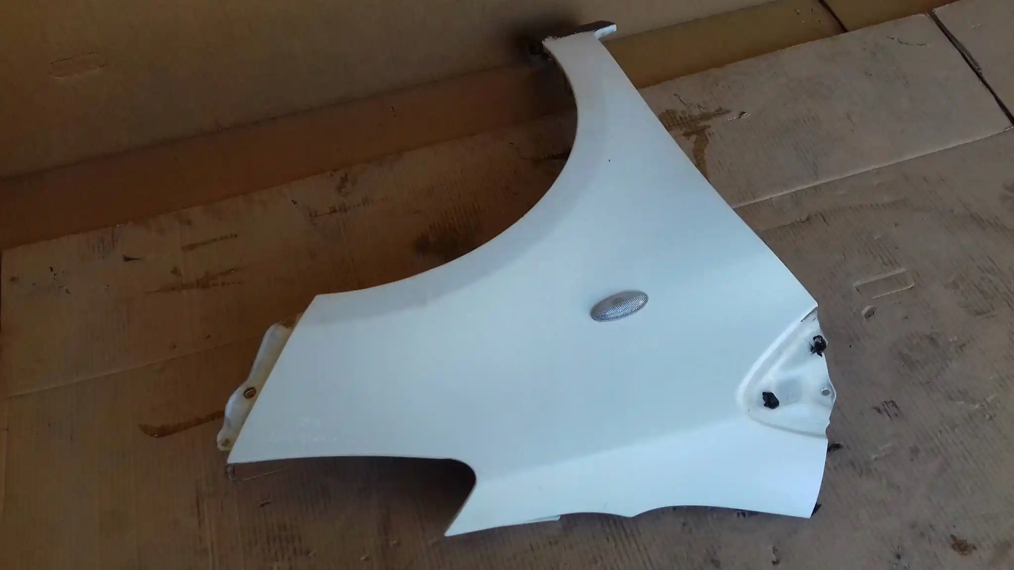 BŁOTNIK PRAWY PRZÓD PRZEDNI TOYOTA YARIS II 05- 068