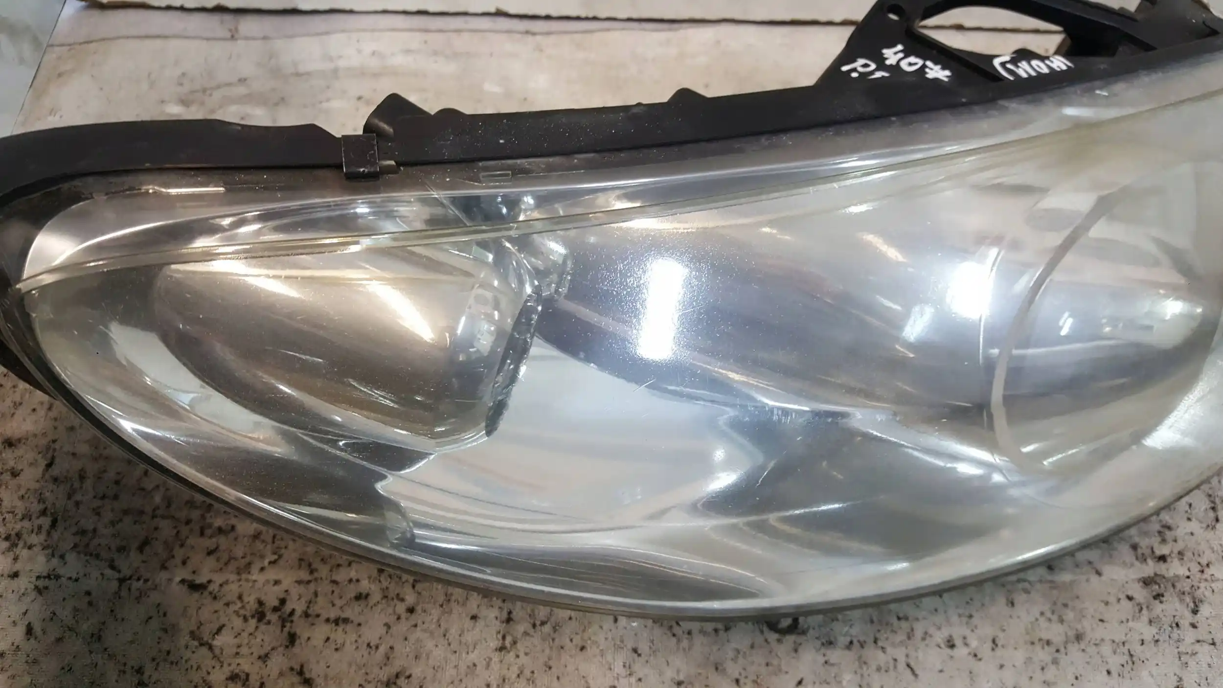 LAMPA PRAWY PRZÓD PRZEDNIA 0301213202 PEUGEOT 407 04-11
