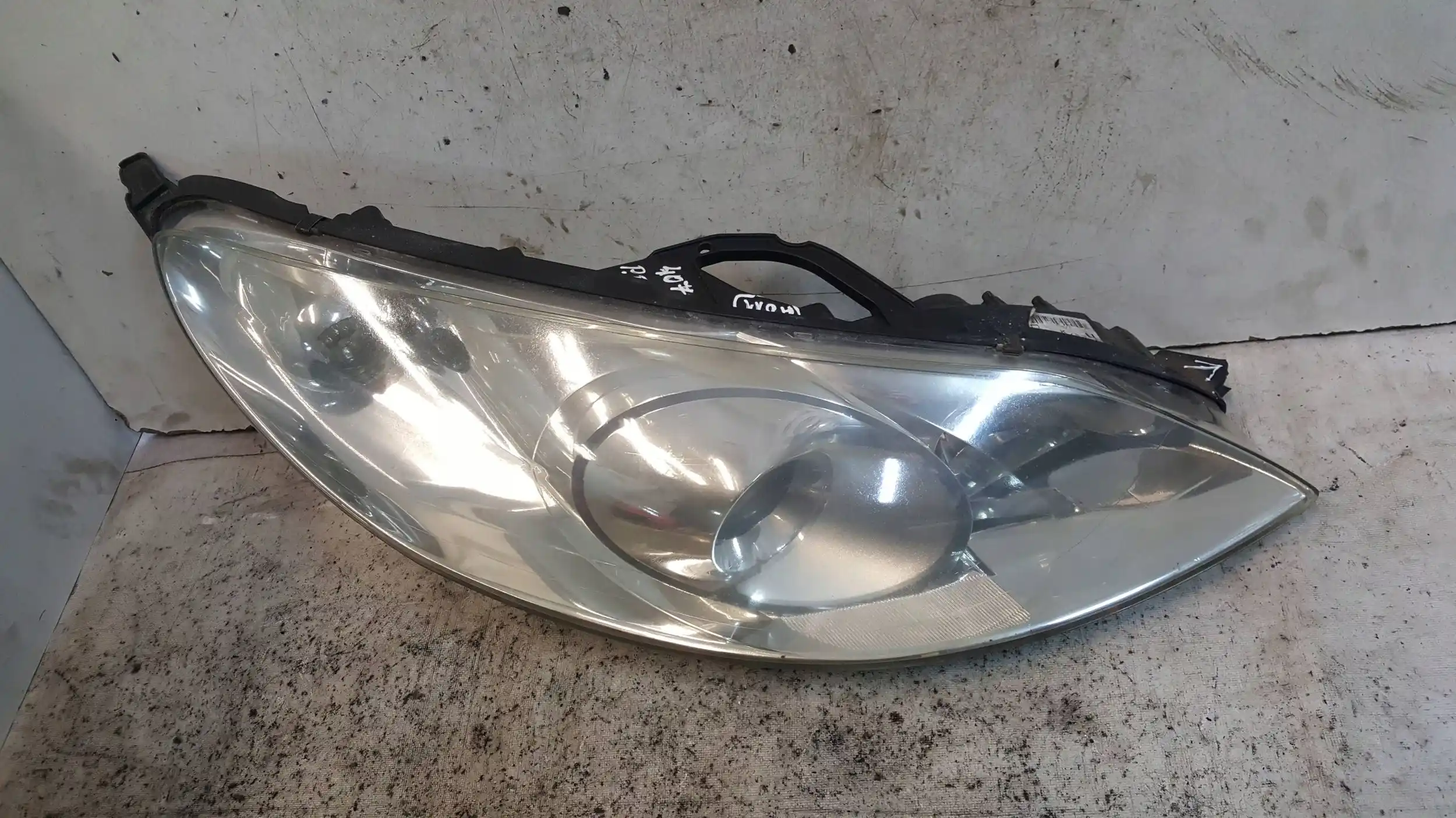LAMPA PRAWY PRZÓD PRZEDNIA 0301213202 PEUGEOT 407 04-11