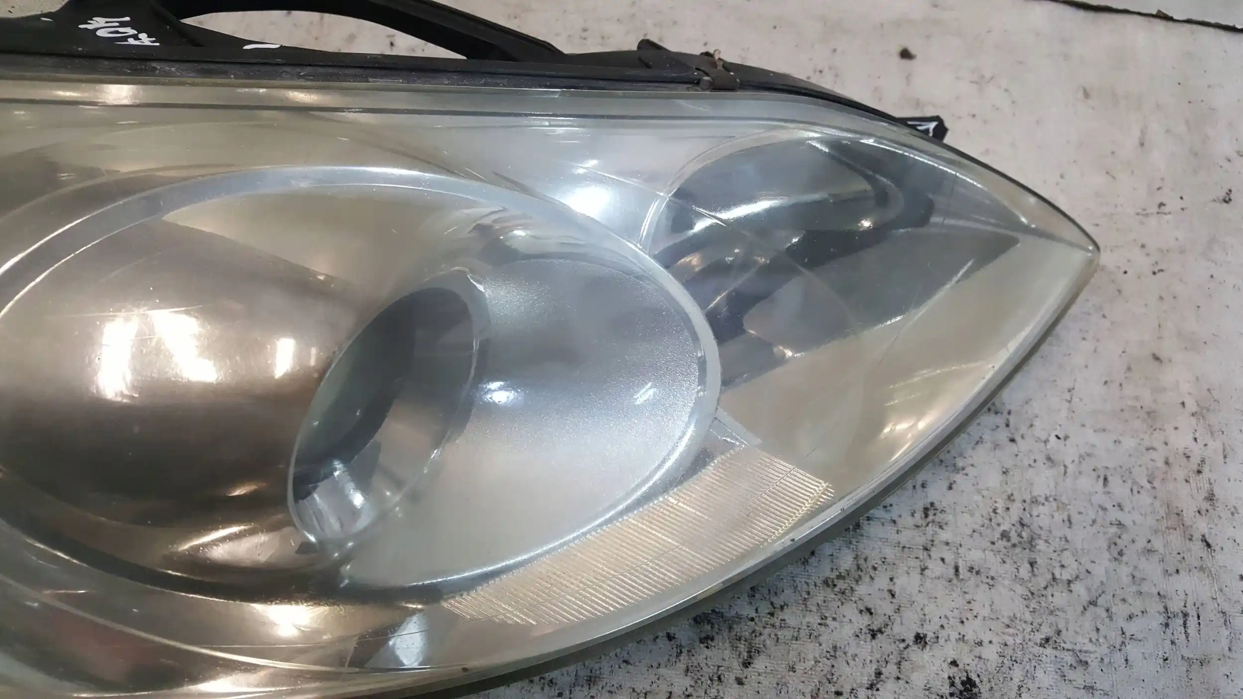LAMPA PRAWY PRZÓD PRZEDNIA 0301213202 PEUGEOT 407 04-11