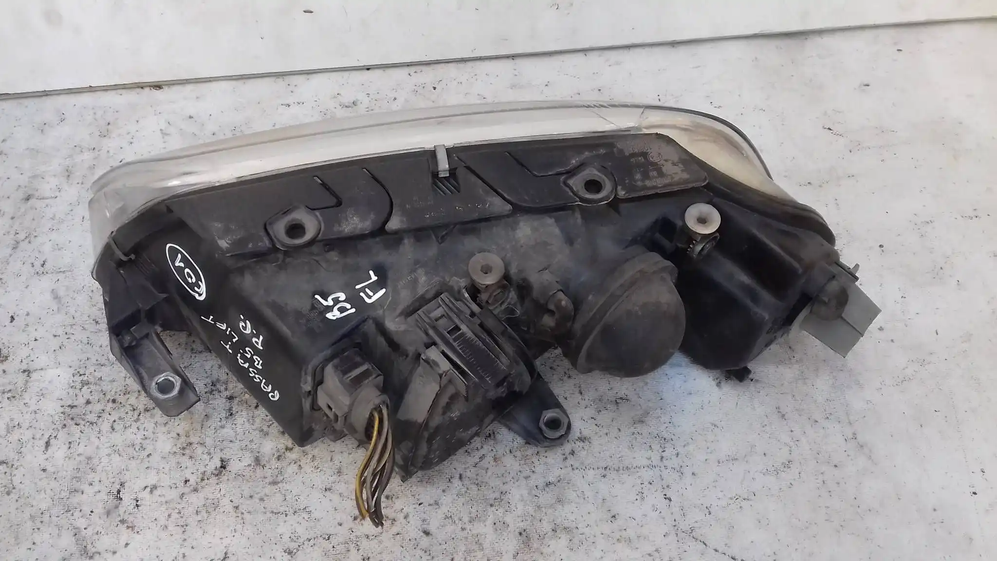 LAMPA PRAWY PRZÓD PRZEDNIA VW PASSAT B5 LIFT 00--05