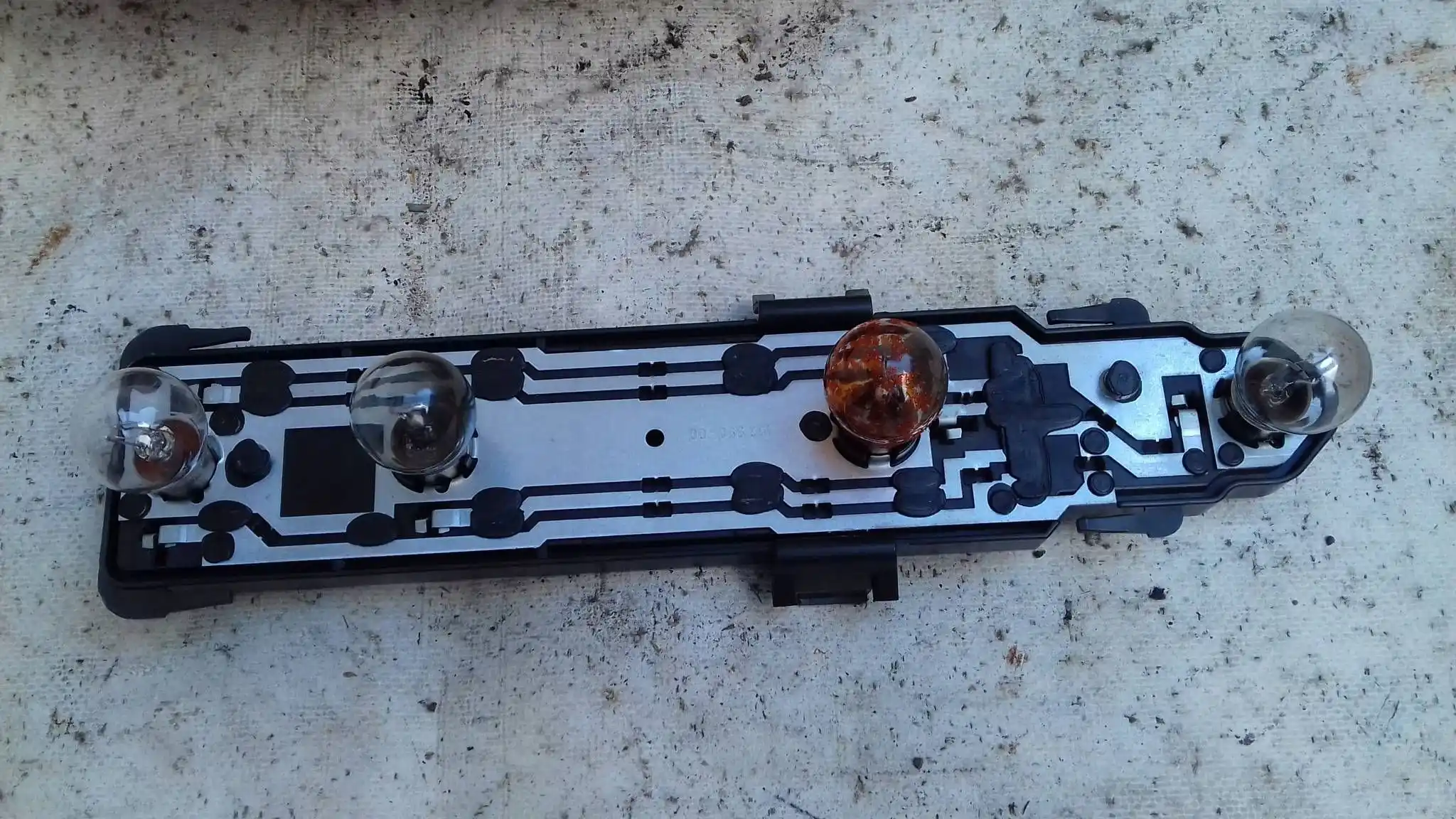 LAMPA LEWY TYŁ TYLNA MERCEDES C KLASA W203 KOMBI 00-