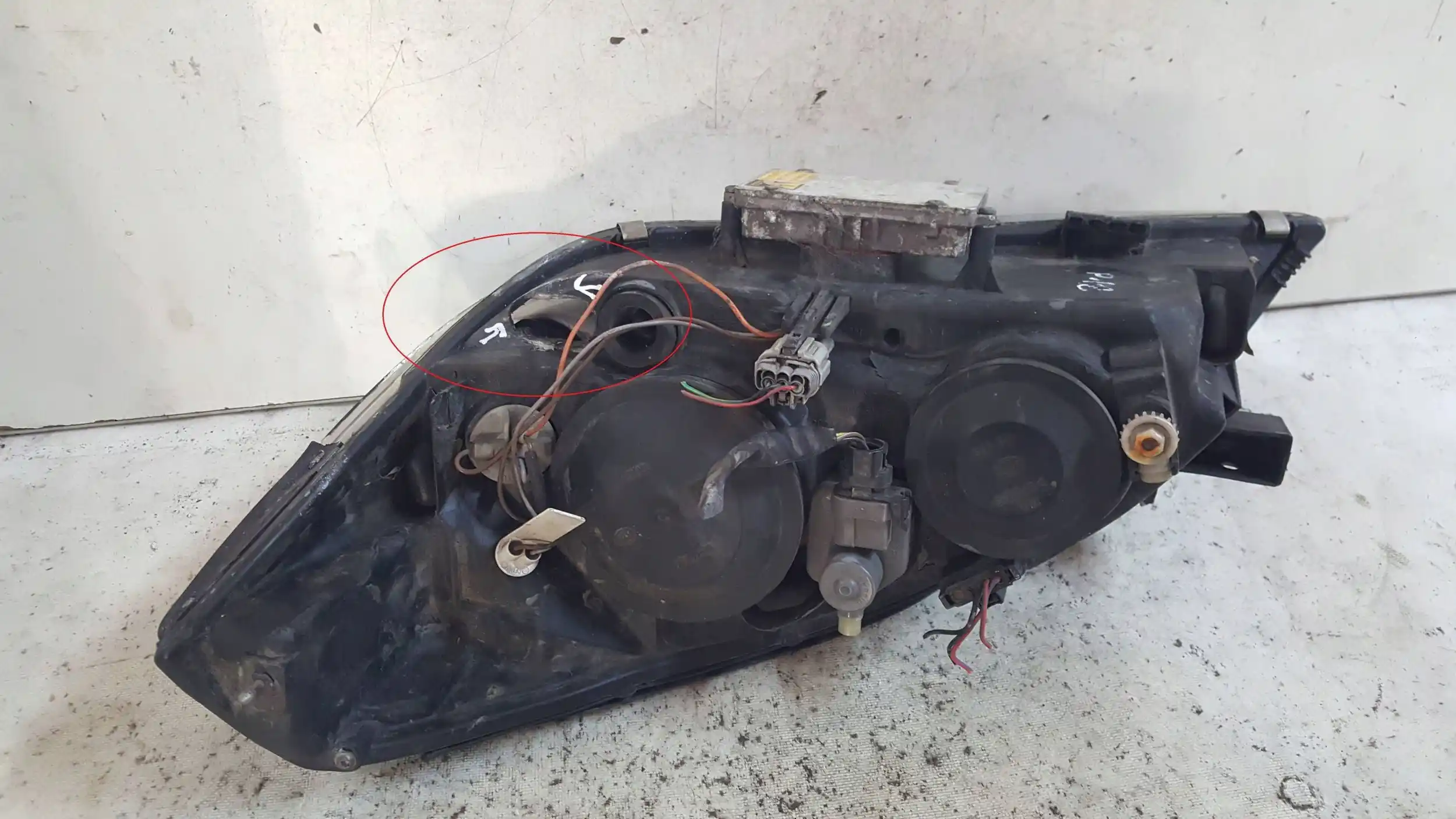 LAMPA PRAWY PRZÓD PRZEDNIA XENON PRZETWORNICA NISSAN PRIMERA P12 02-